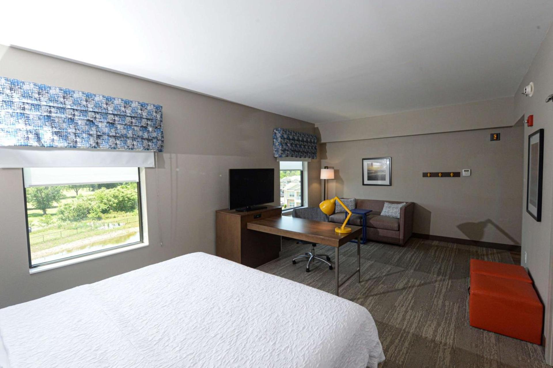 Hampton Inn & Suites Lenoir, NC photo 47