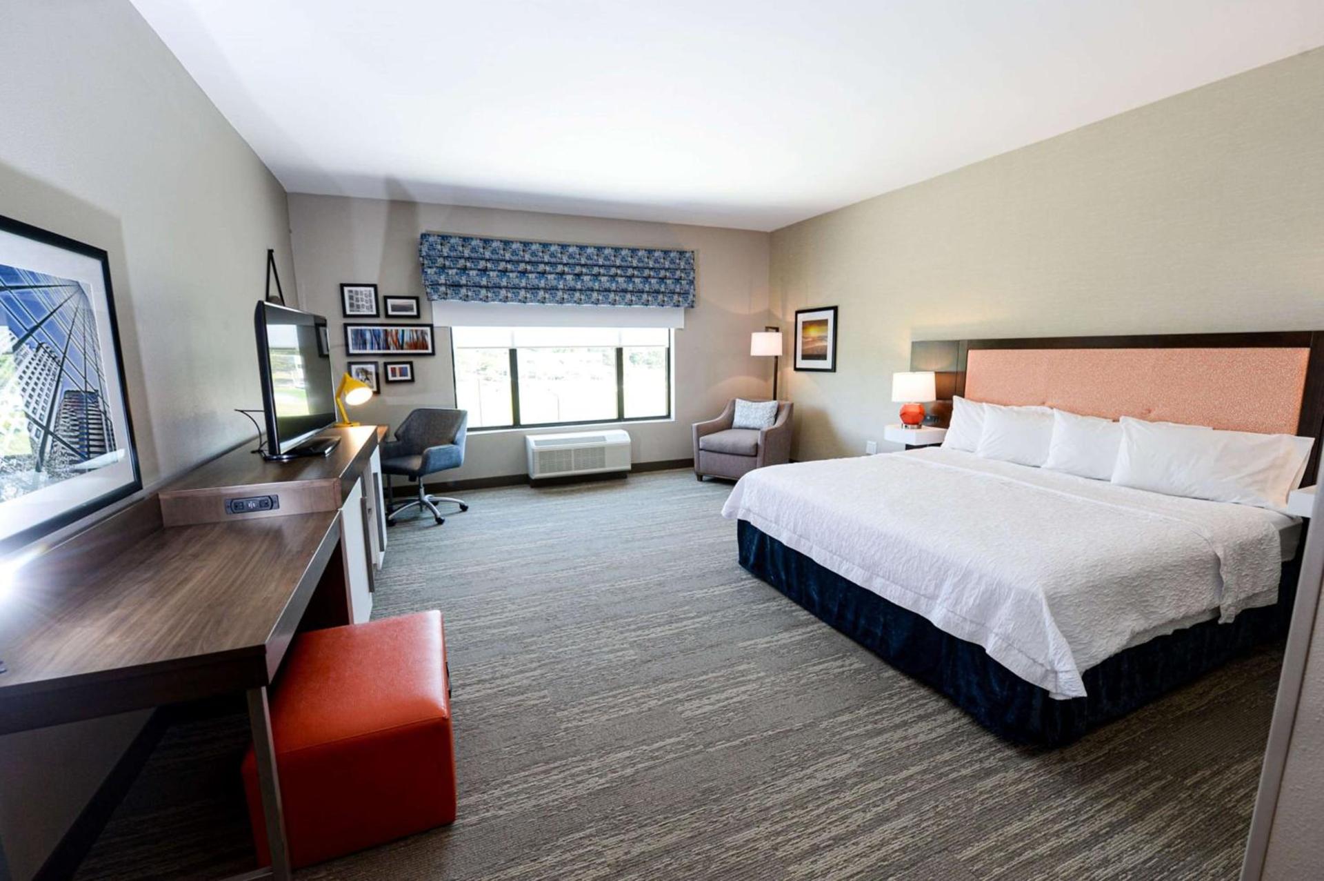 Hampton Inn & Suites Lenoir, NC photo 49