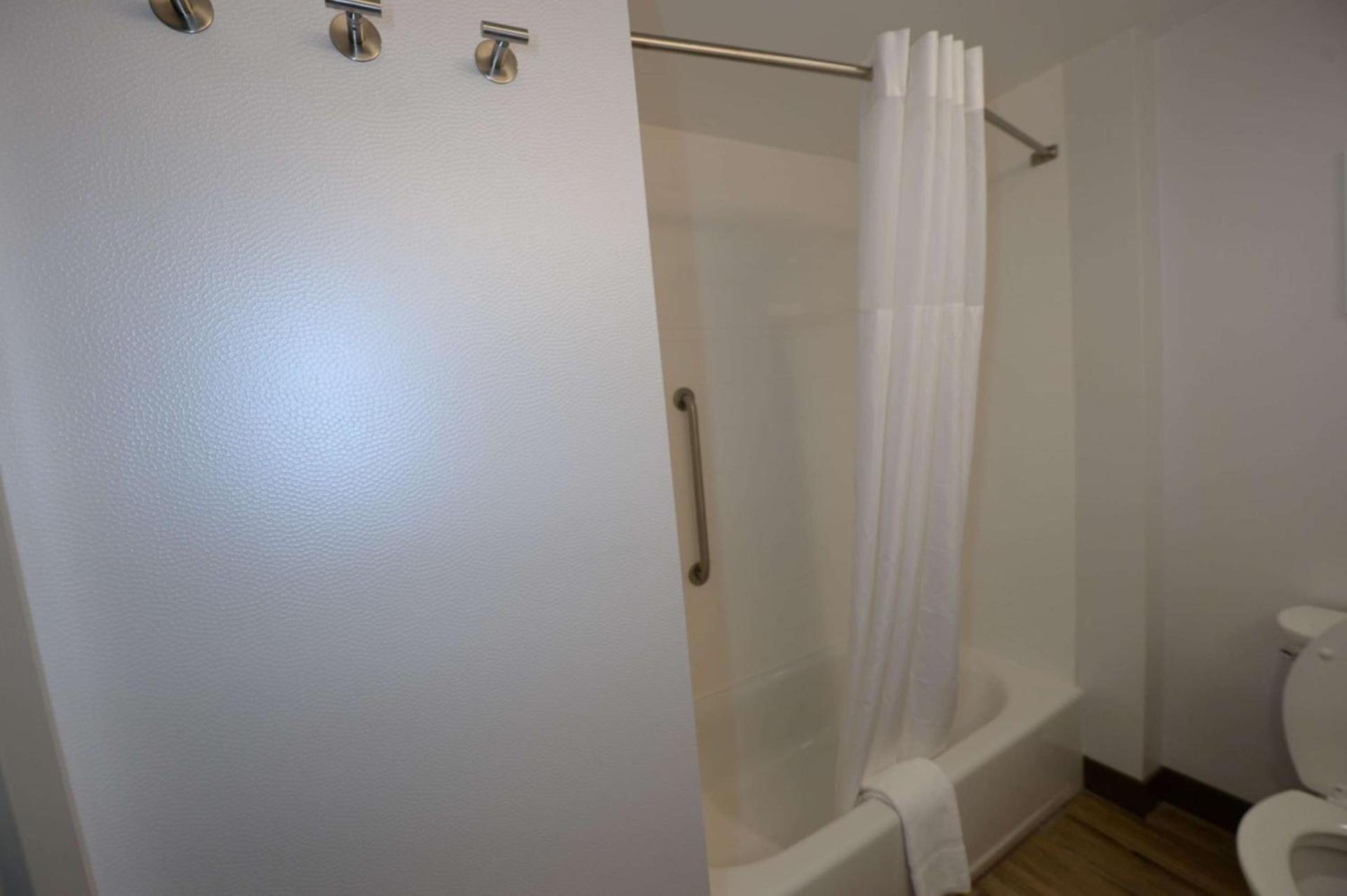 Hampton Inn & Suites Lenoir, NC photo 52