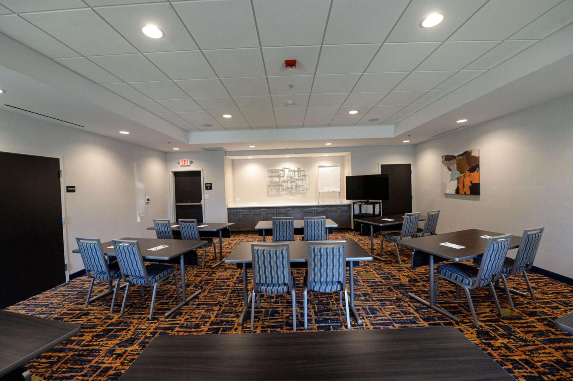 Hampton Inn & Suites Lenoir, NC photo 55
