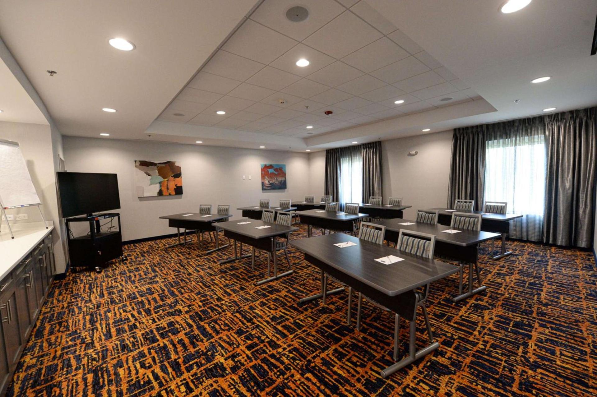 Hampton Inn & Suites Lenoir, NC photo 56