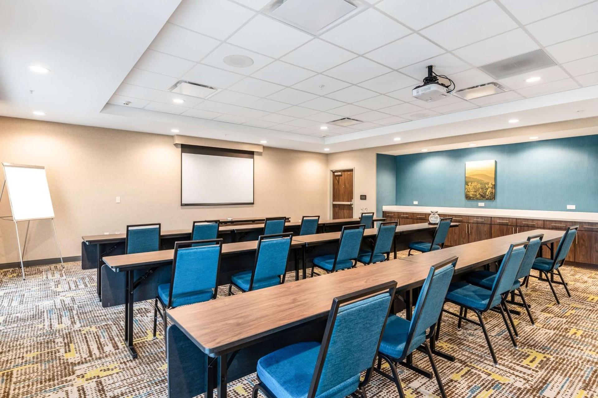 Hampton Inn Batesville, Ar photo 25