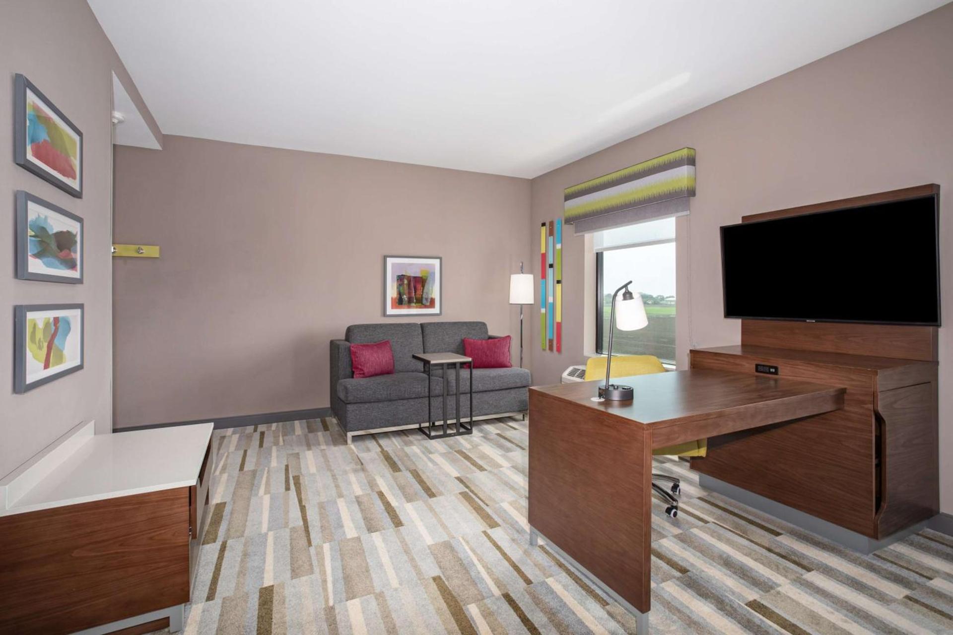 Hampton Inn & Suites Watsonville photo 16