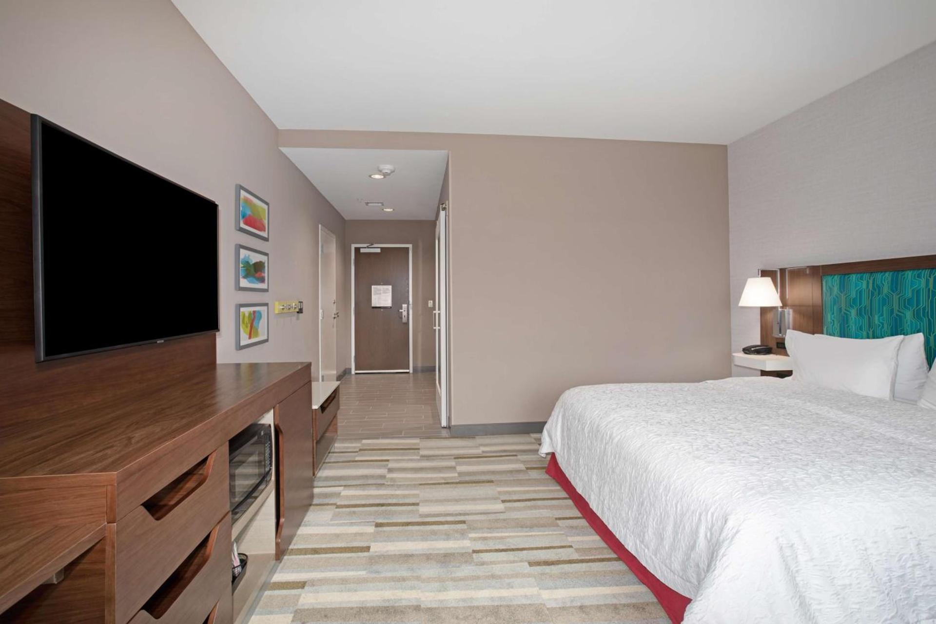 Hampton Inn & Suites Watsonville photo 24