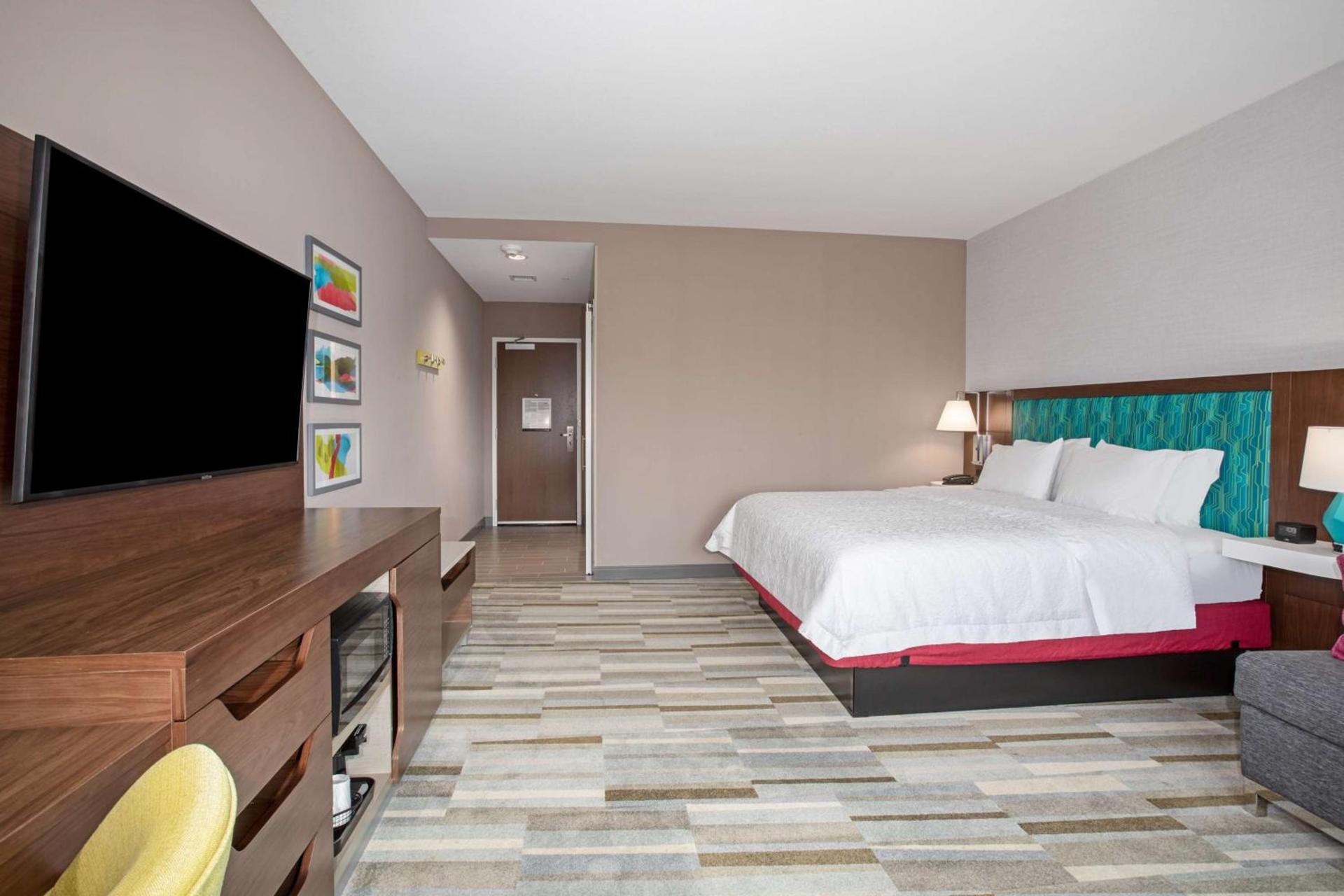 Hampton Inn & Suites Watsonville photo 28