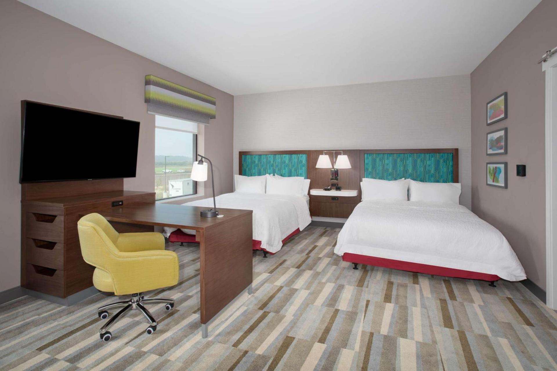Hampton Inn & Suites Watsonville photo 37
