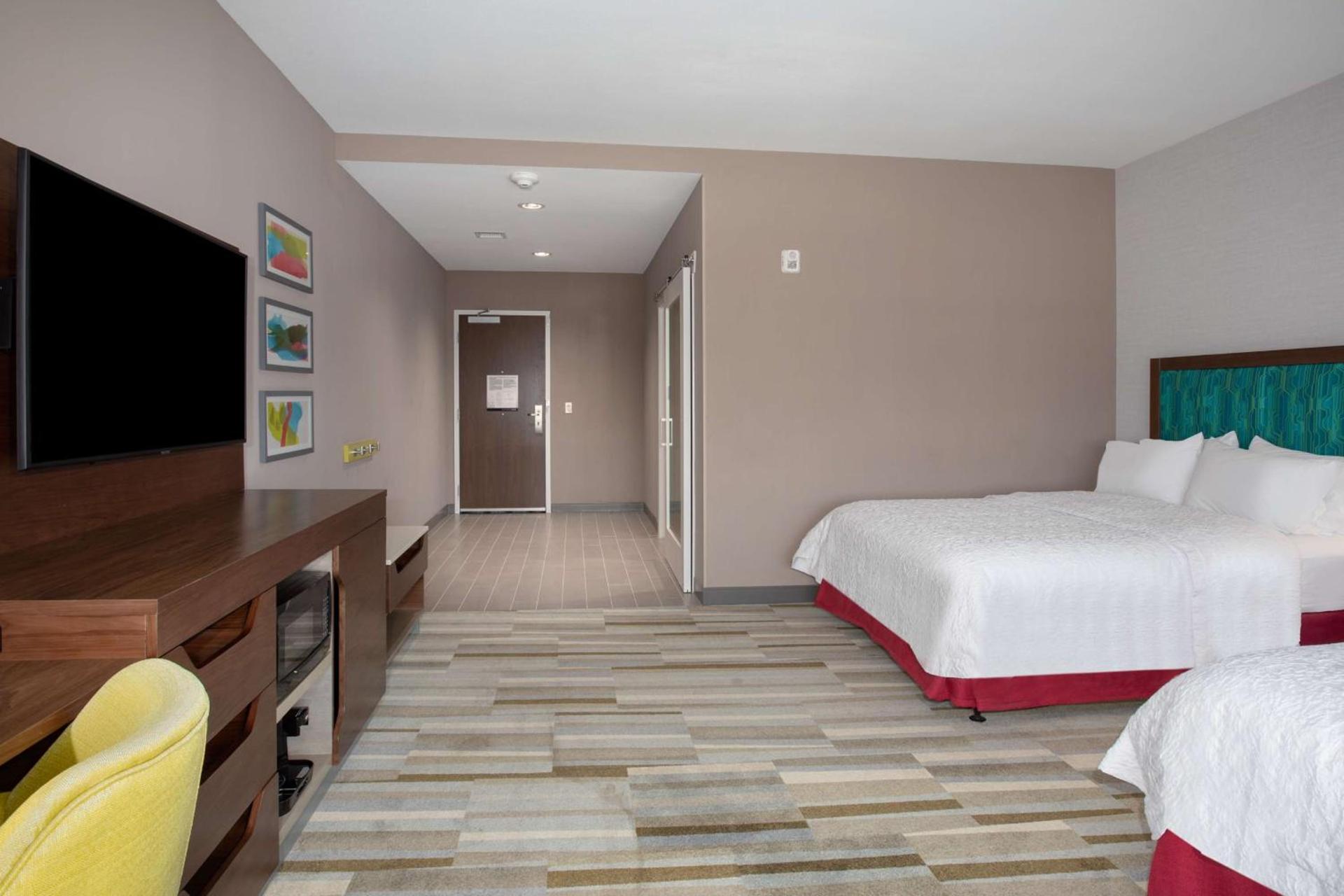 Hampton Inn & Suites Watsonville photo 41