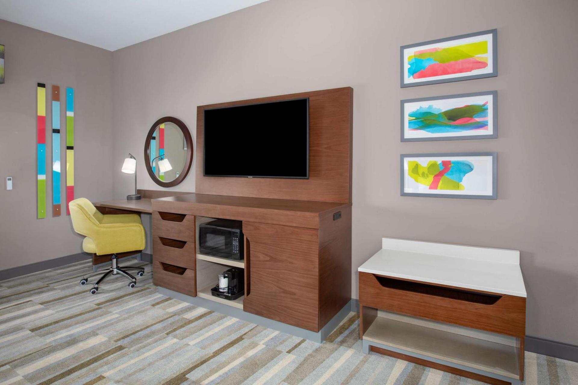 Hampton Inn & Suites Watsonville photo 40