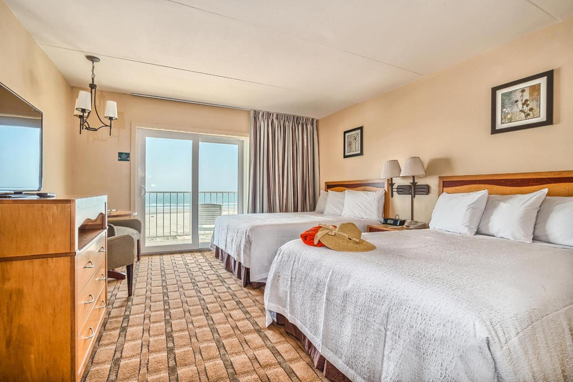 Reges Oceanfront Resort photo 11