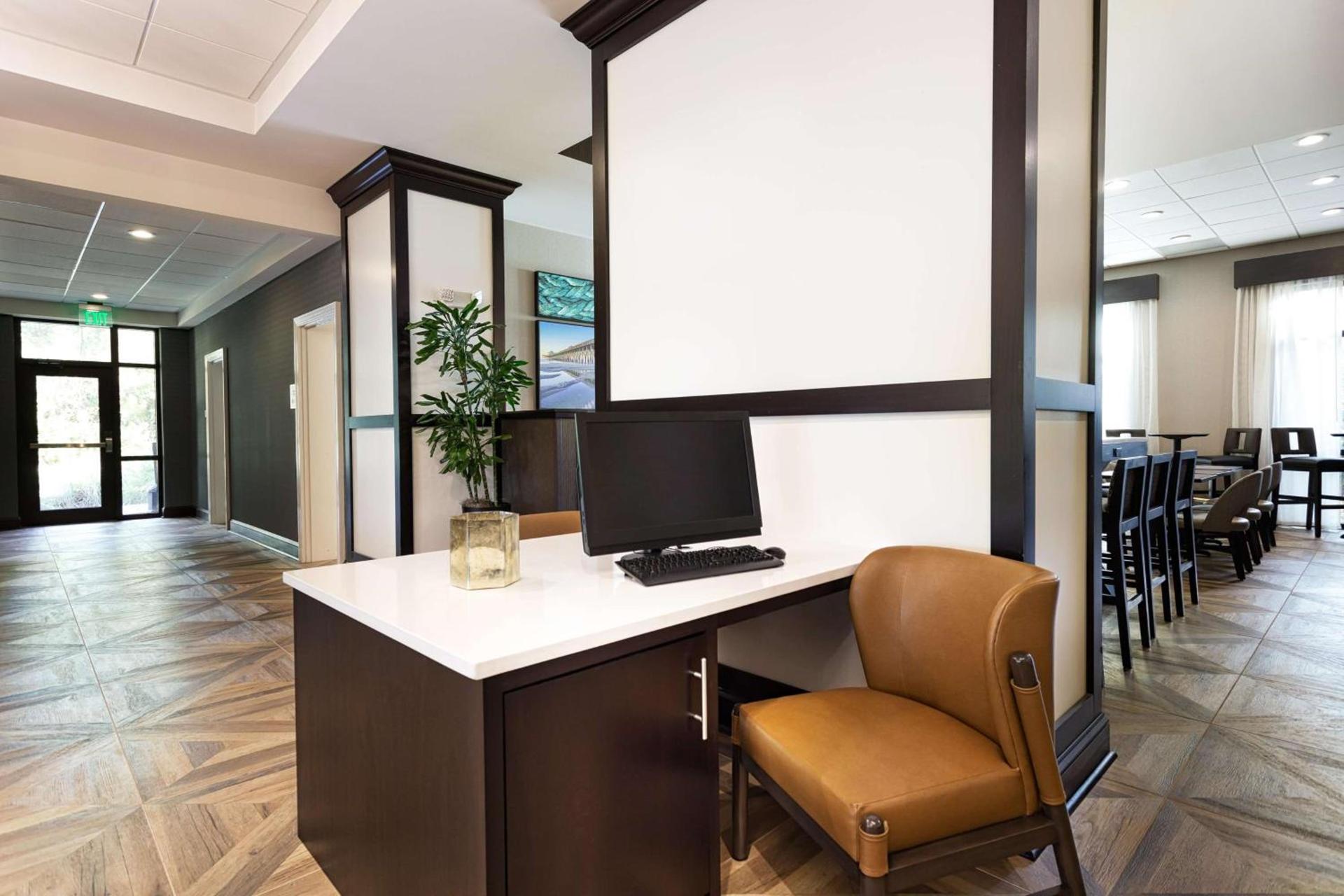 DoubleTree by Hilton Charleston Mount Pleasant photo 6