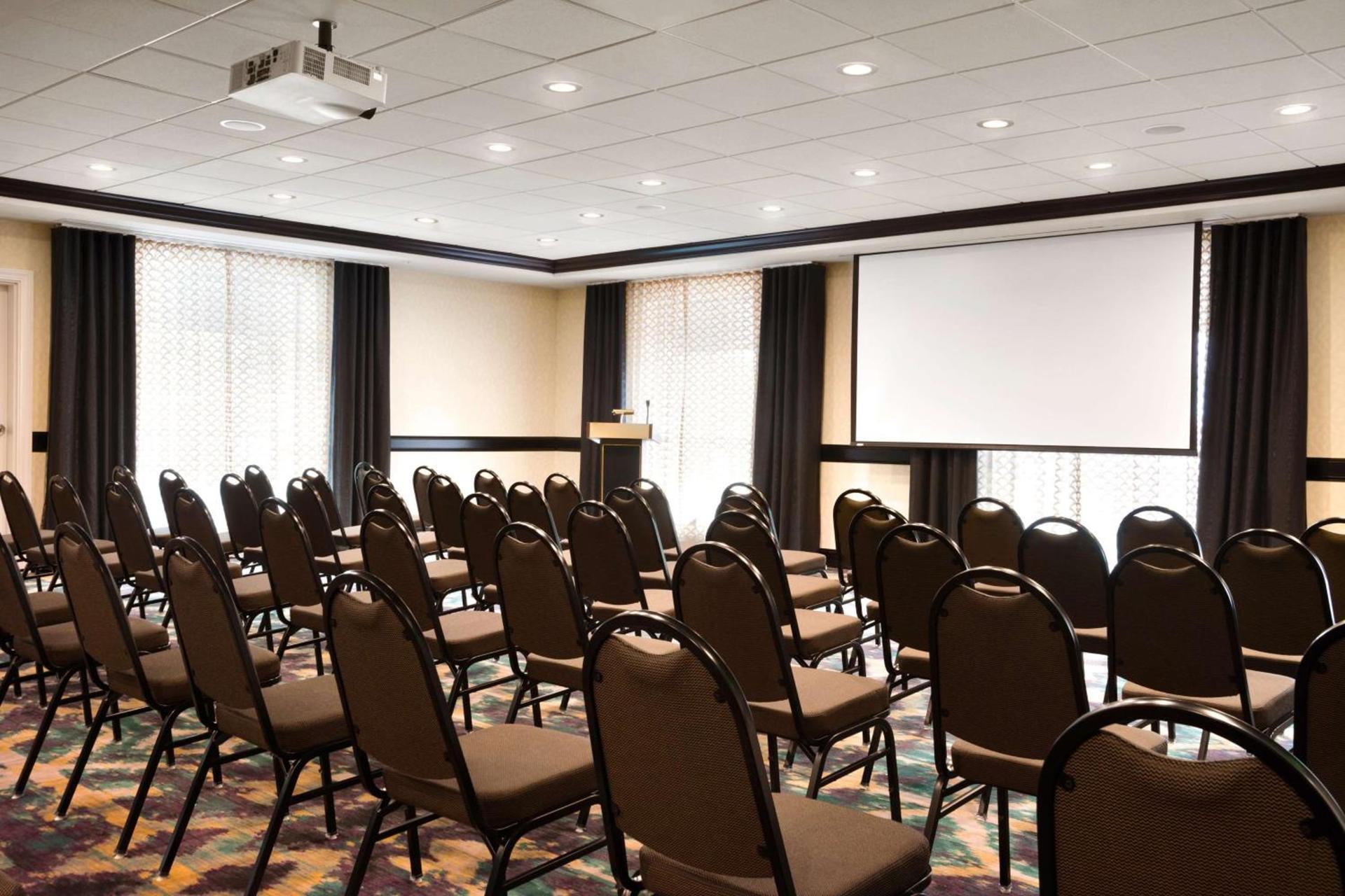 DoubleTree by Hilton Charleston Mount Pleasant photo 33