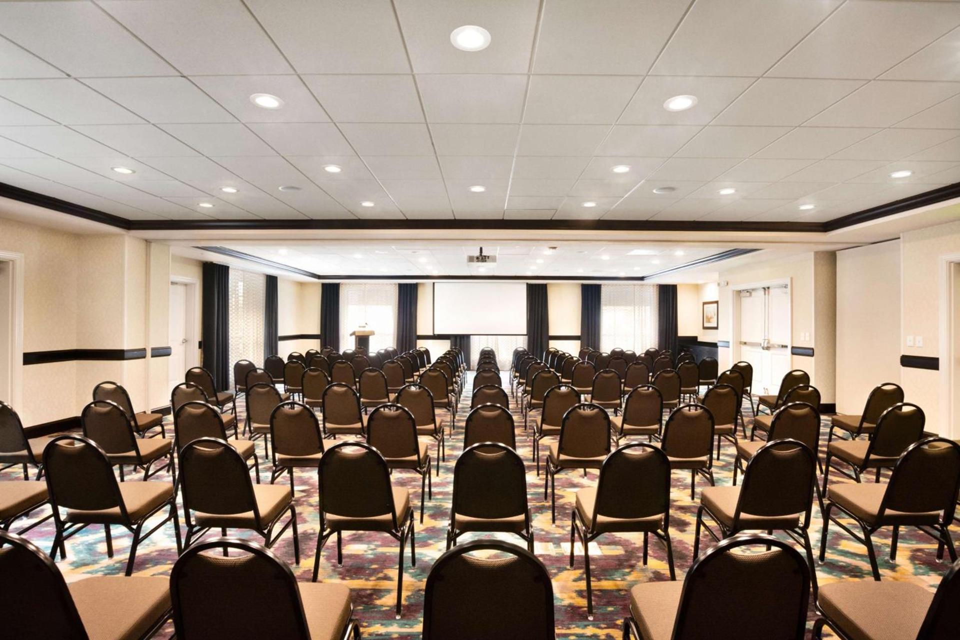 DoubleTree by Hilton Charleston Mount Pleasant photo 35