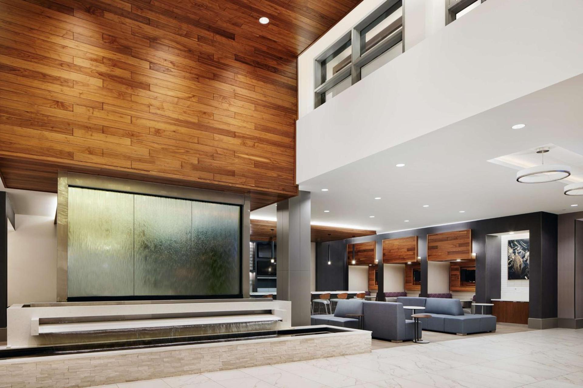 Embassy Suites By Hilton Atlanta Airport North photo 4