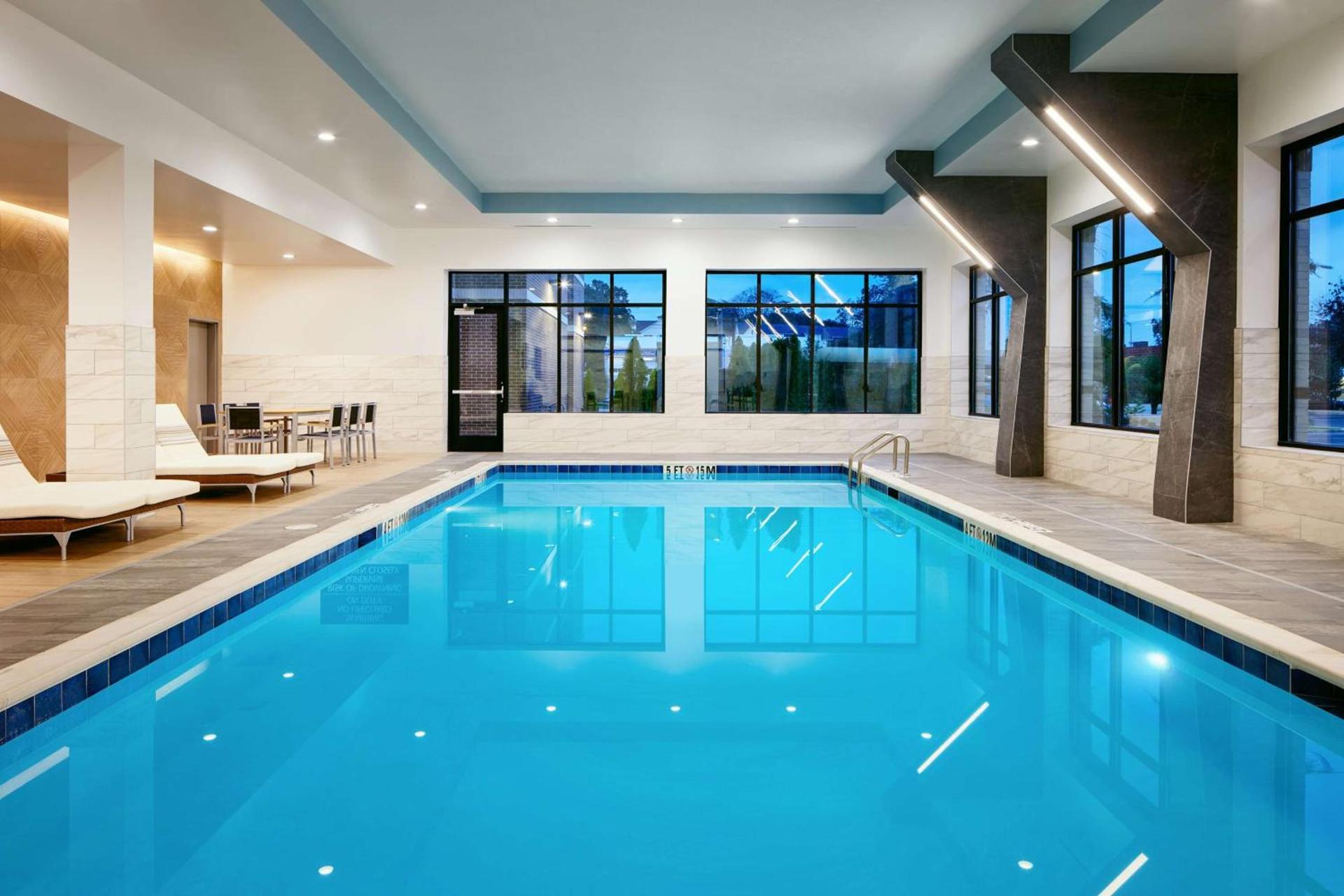 Embassy Suites By Hilton Atlanta Airport North photo 5