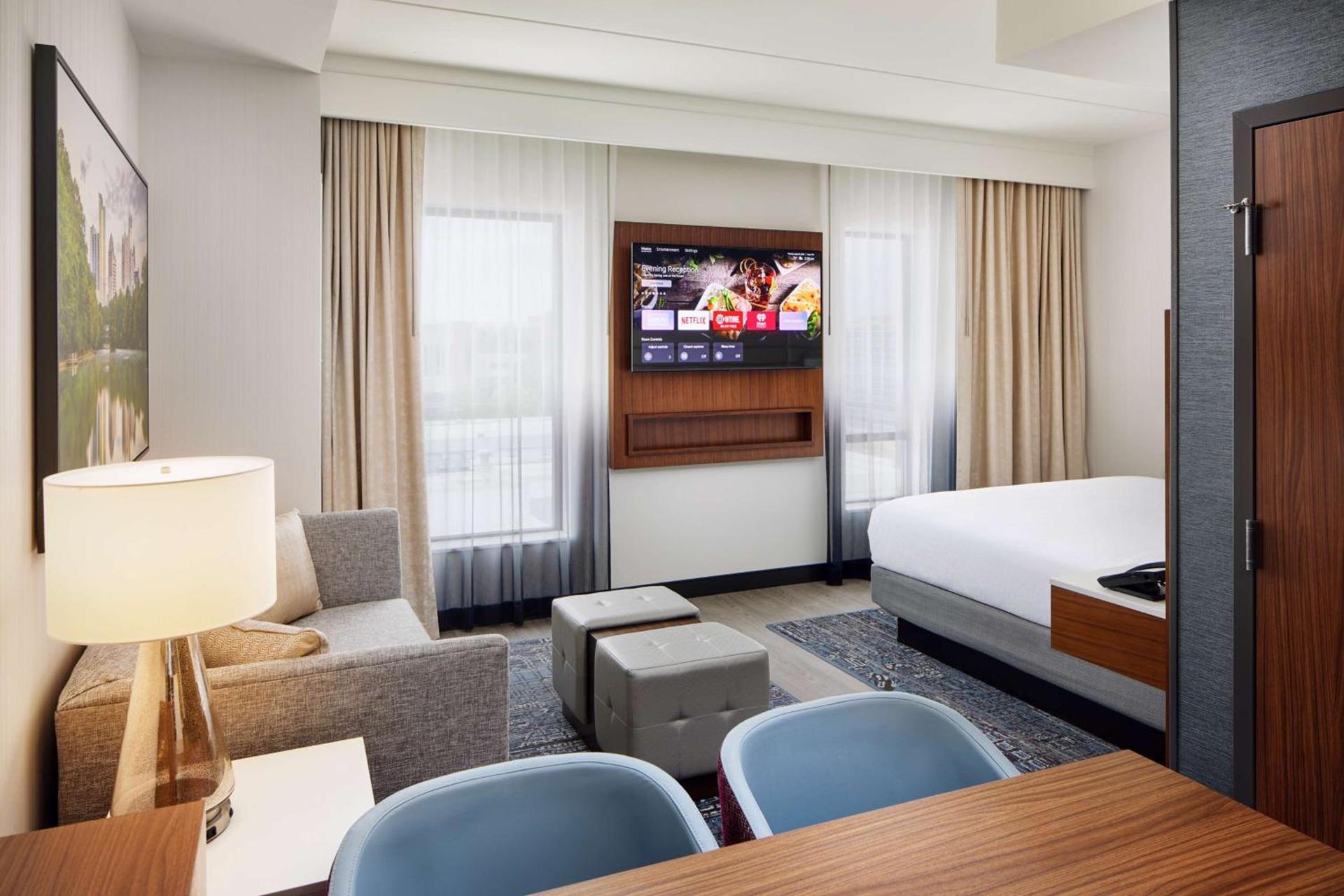 Embassy Suites By Hilton Atlanta Airport North photo 24