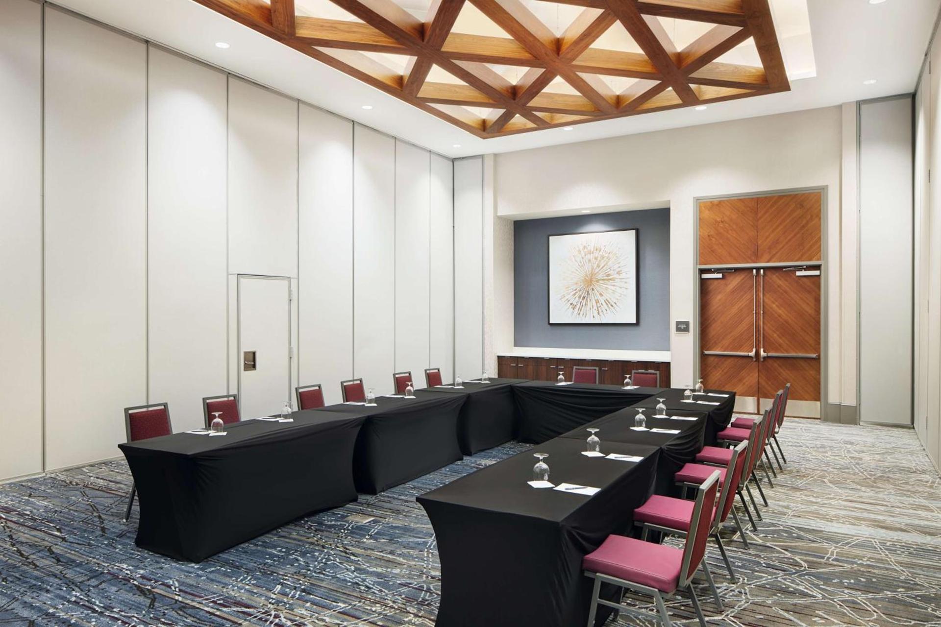 Embassy Suites By Hilton Atlanta Airport North photo 38