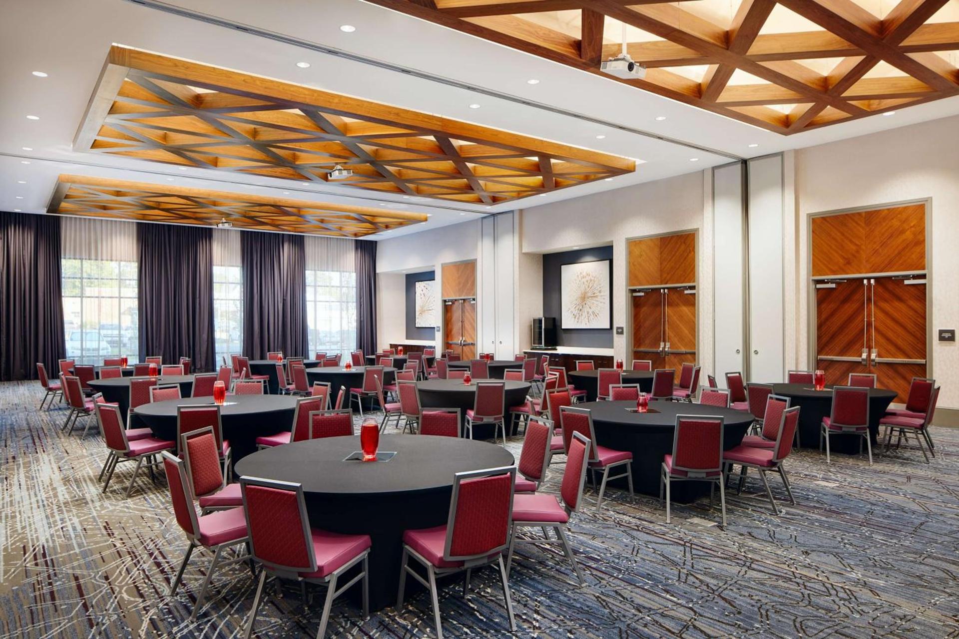 Embassy Suites By Hilton Atlanta Airport North photo 39
