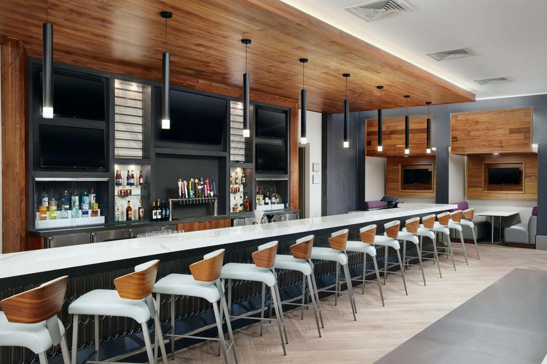 Embassy Suites By Hilton Atlanta Airport North photo 45