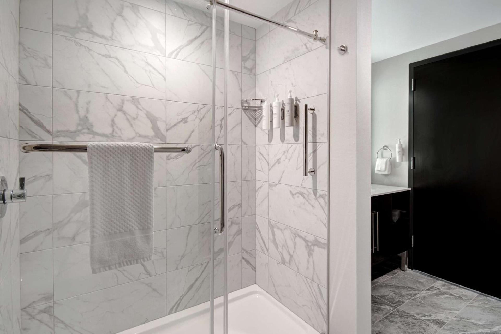Embassy Suites By Hilton Alpharetta Halcyon photo 34