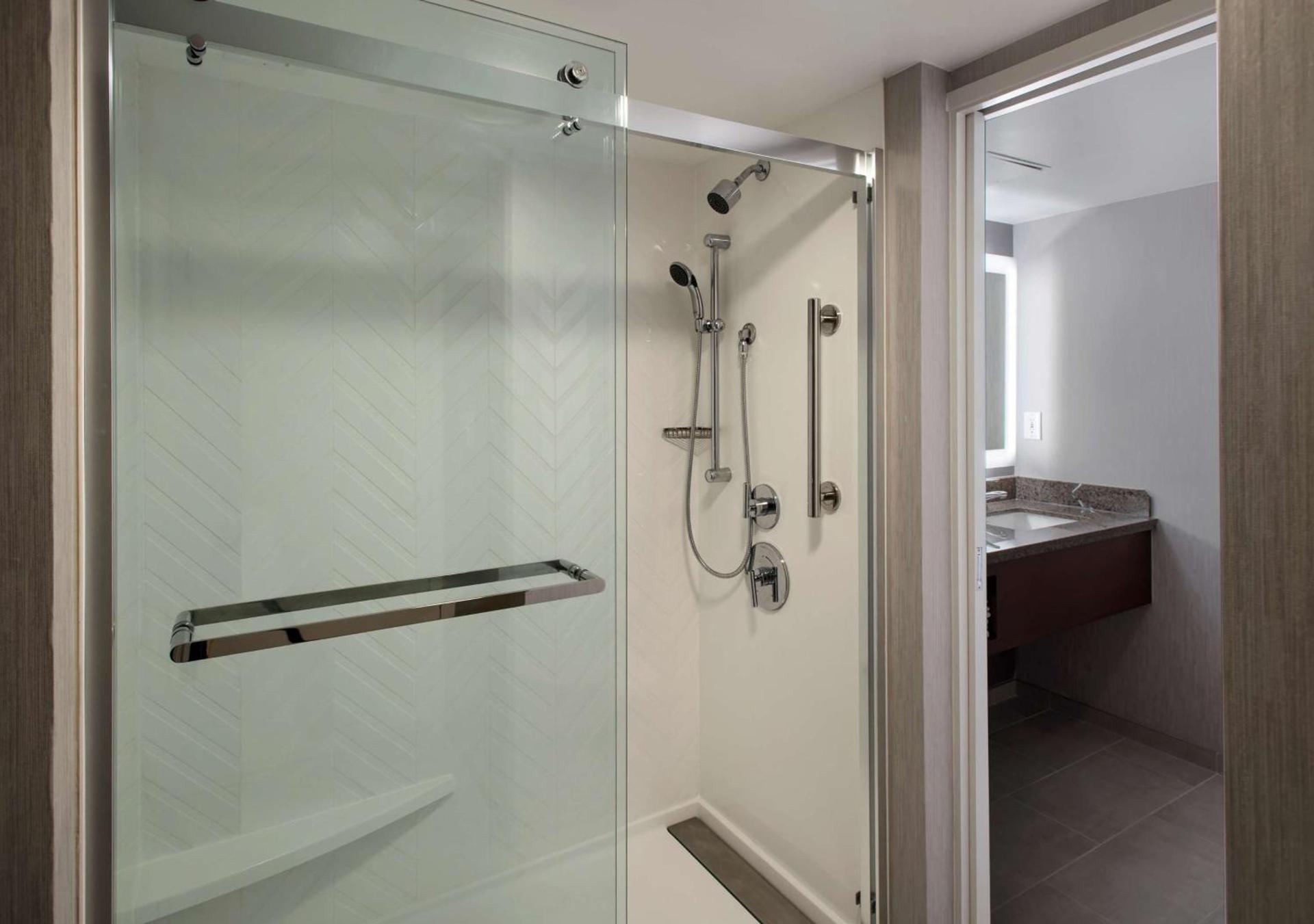 Embassy Suites by Hilton Bethesda Washington DC photo 19