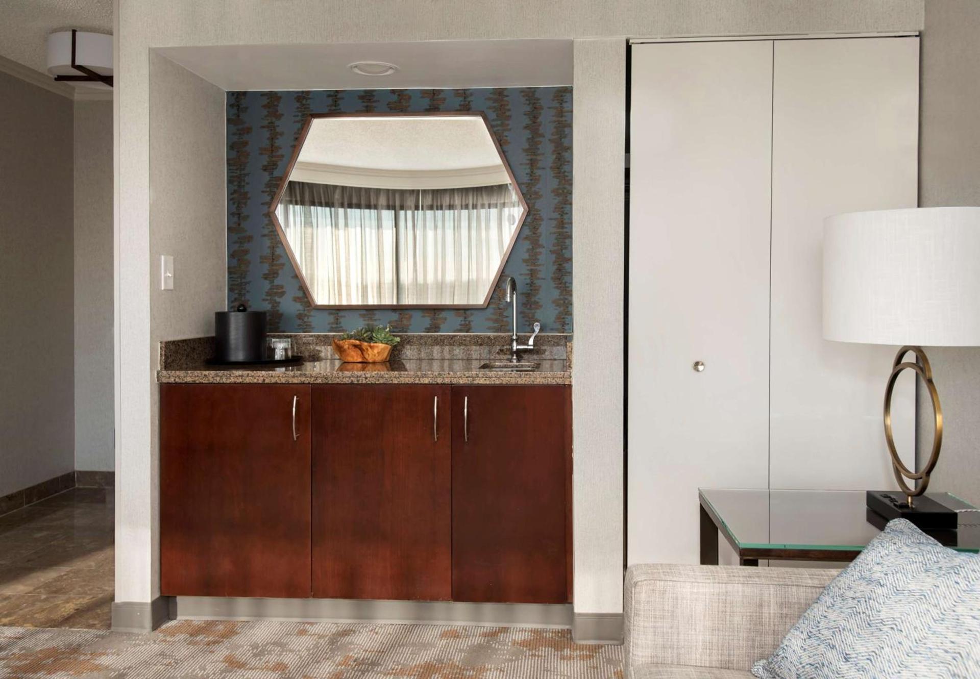 Embassy Suites by Hilton Bethesda Washington DC photo 23