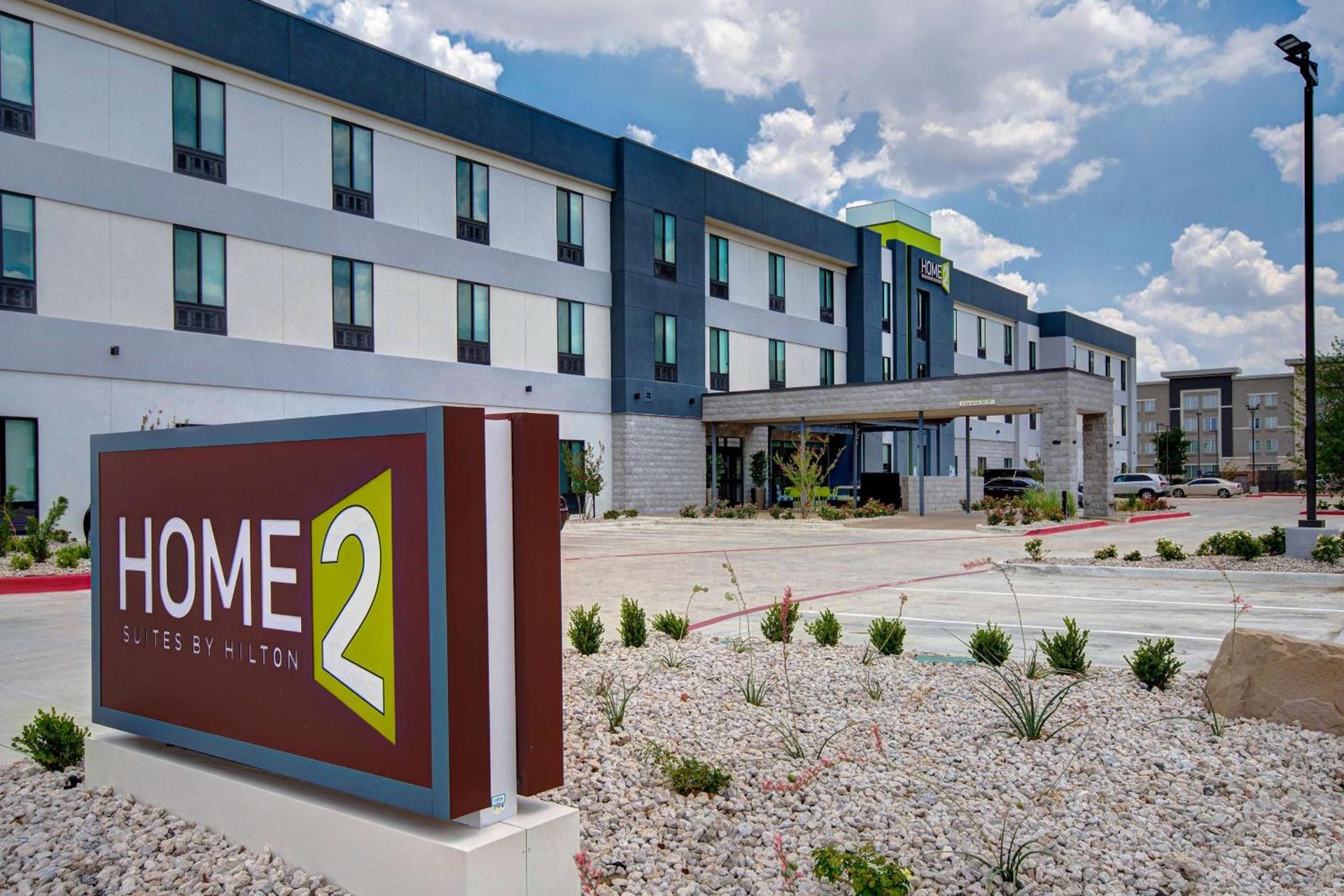 Home2 Suites By Hilton Burleson photo 4