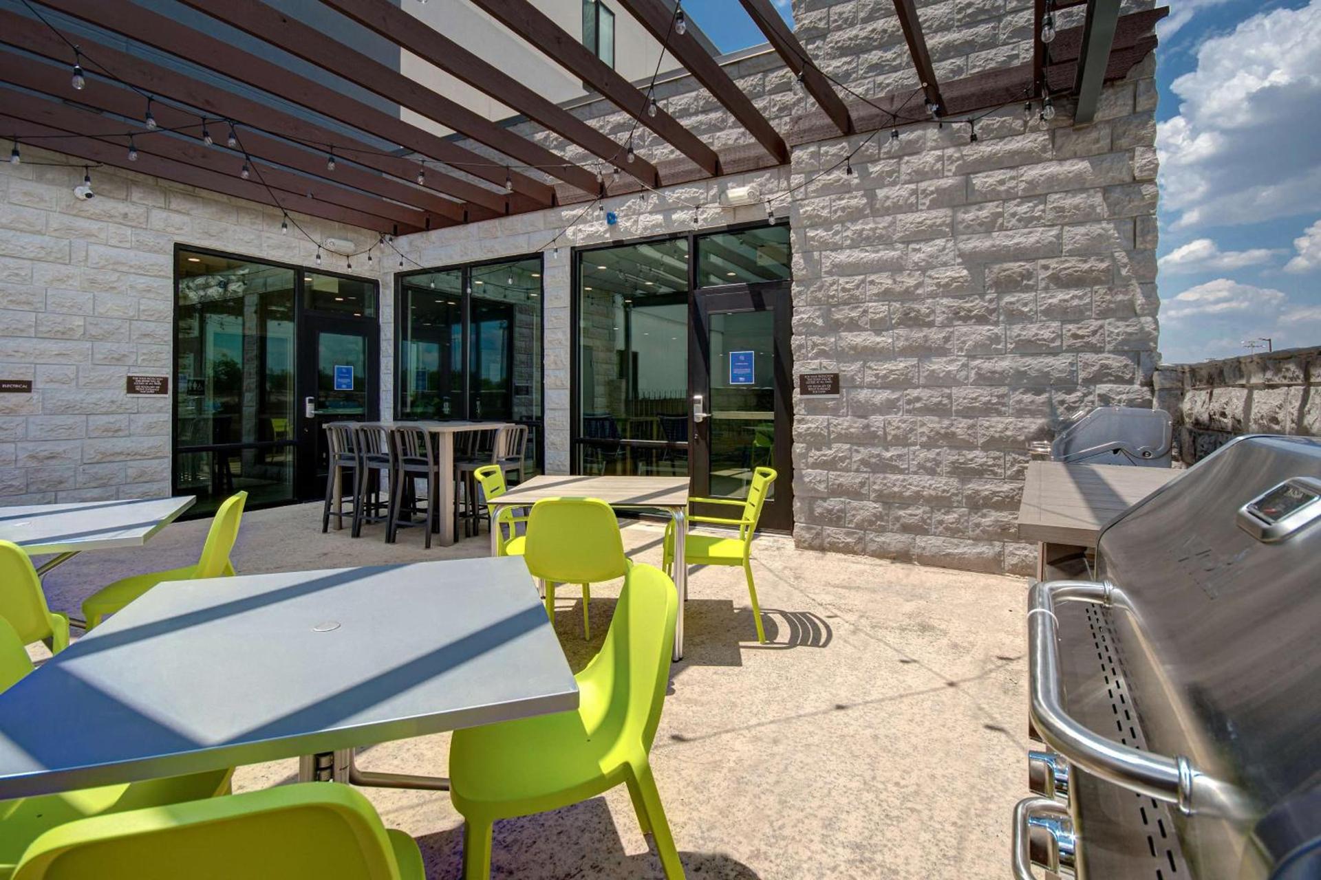 Home2 Suites By Hilton Burleson photo 15