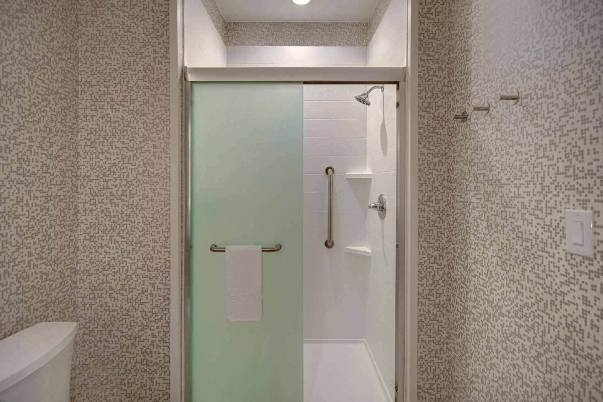 Home2 Suites By Hilton Burleson photo 25