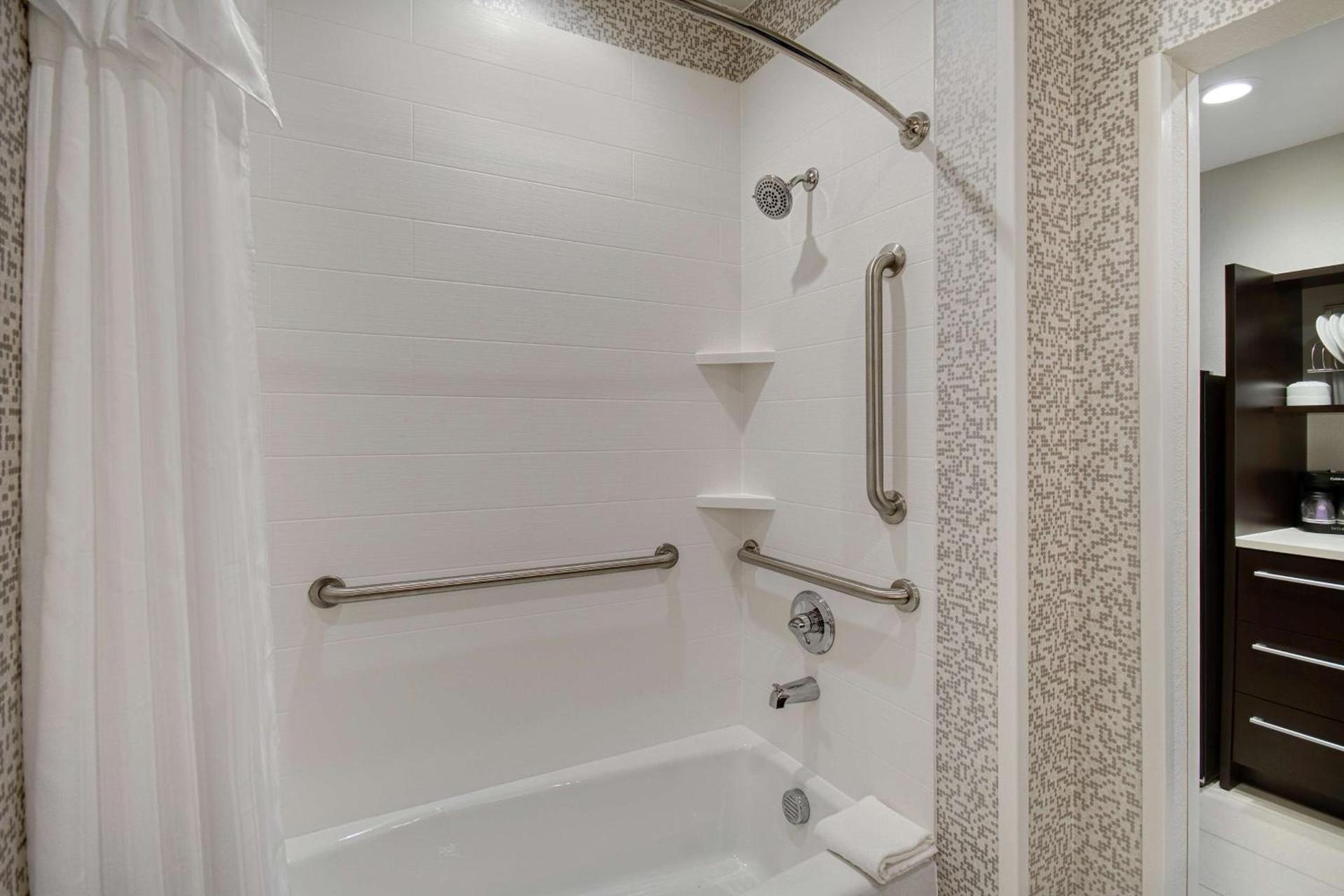 Home2 Suites By Hilton Burleson photo 33