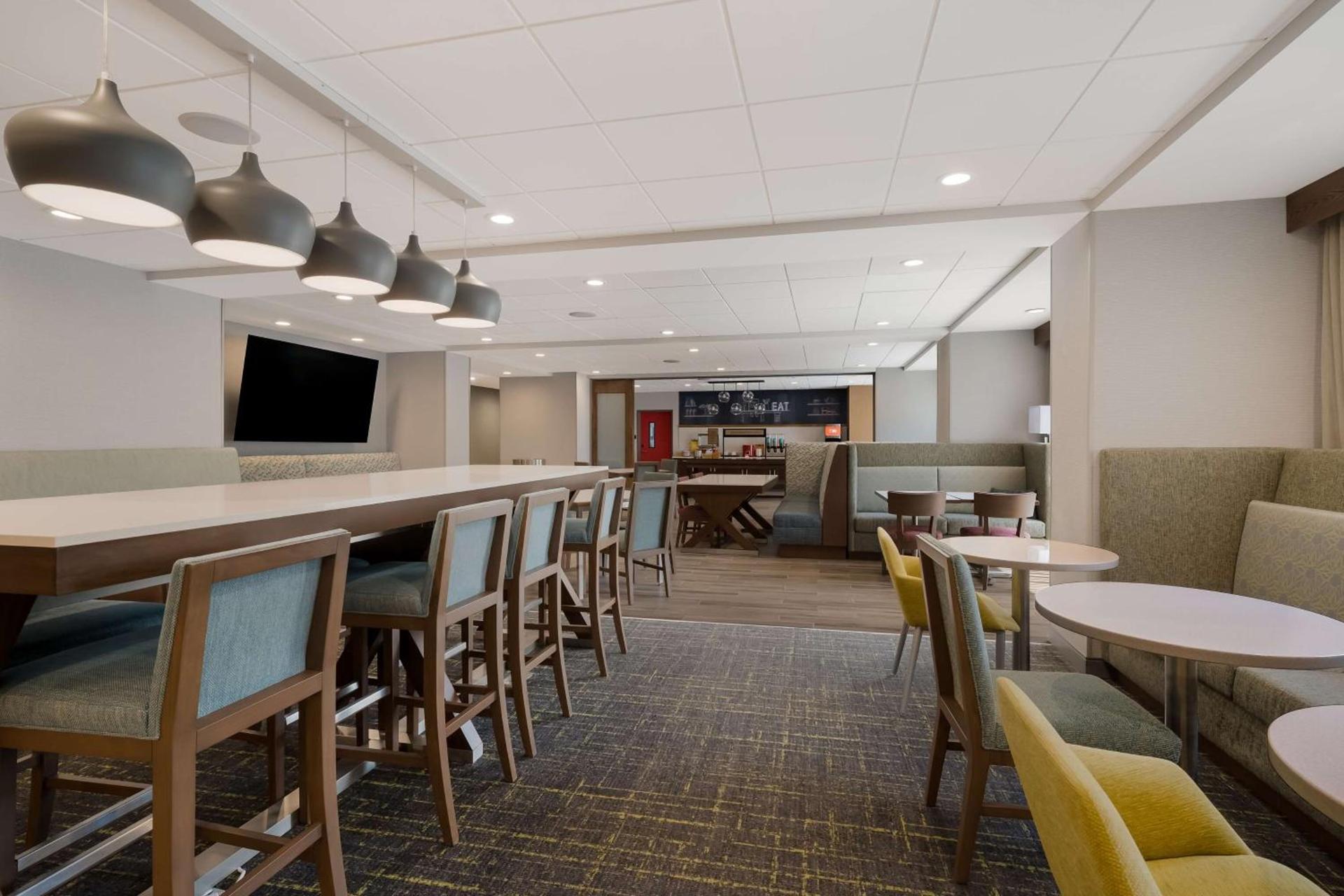 Hampton Inn by Hilton Detroit Southfield photo 8
