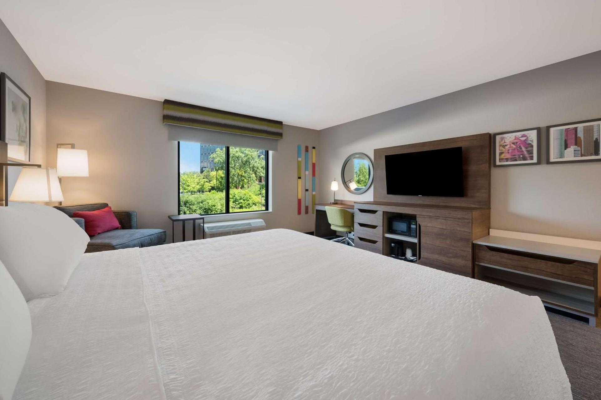 Hampton Inn by Hilton Detroit Southfield photo 13