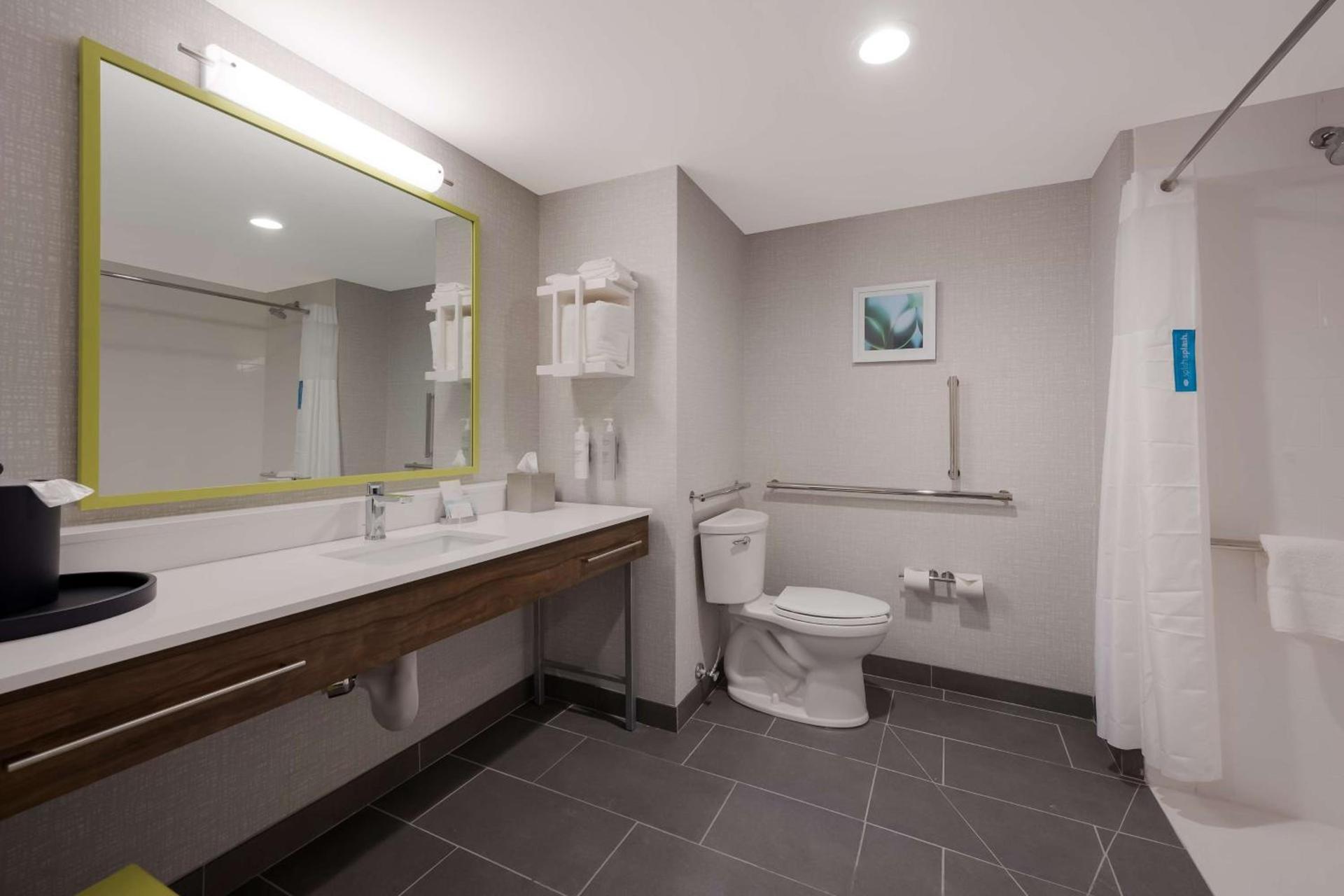 Hampton Inn by Hilton Detroit Southfield photo 39