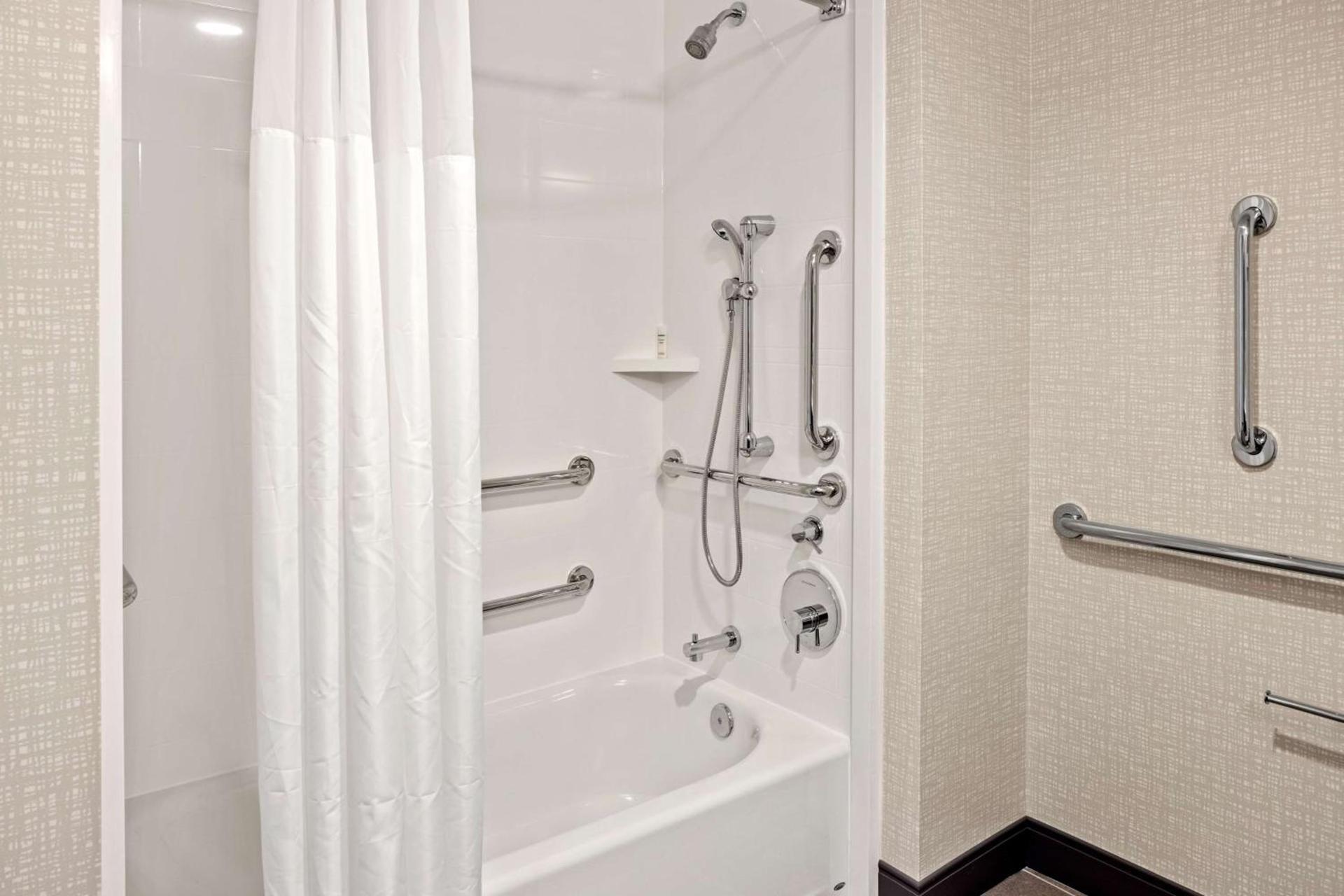 Hampton Inn & Suites Cincinnati West, Oh photo 31