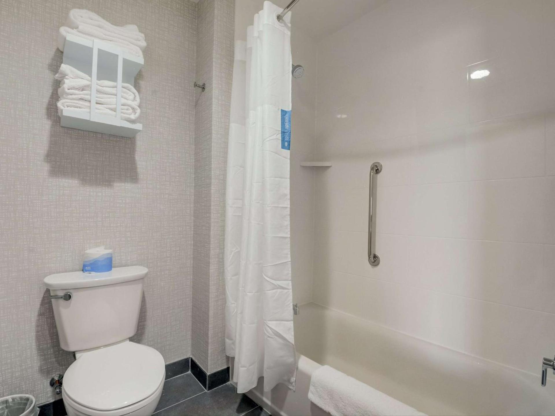 Hampton Inn & Suites Williamstown Ark Encounter, Ky photo 32
