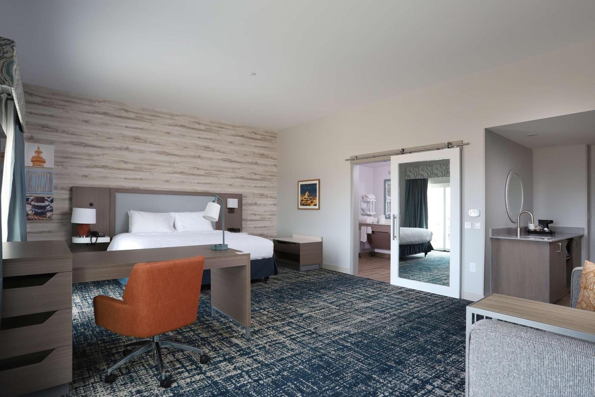 Hampton Inn & Suites Manistee, Mi photo 17
