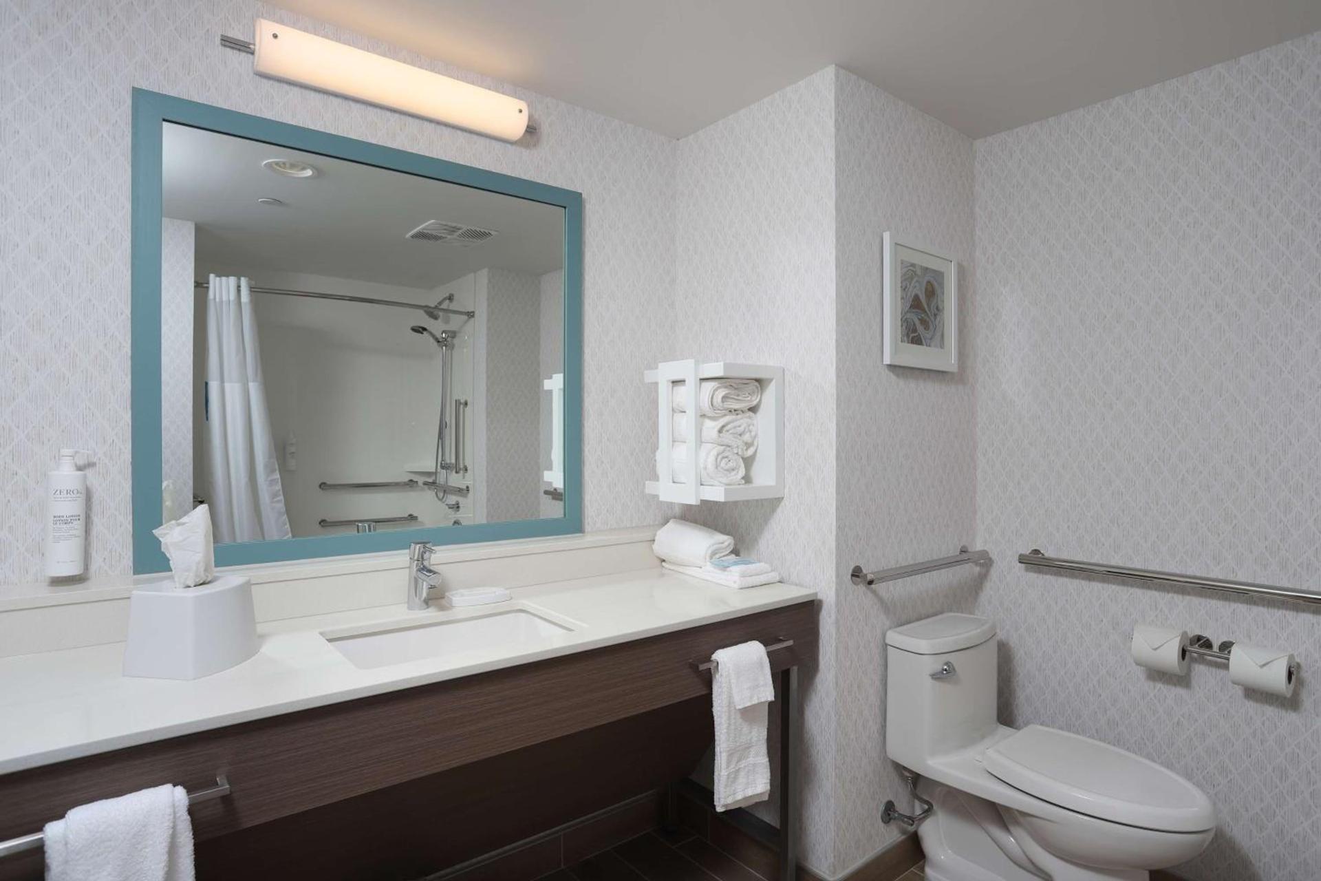 Hampton Inn & Suites Manistee, Mi photo 34
