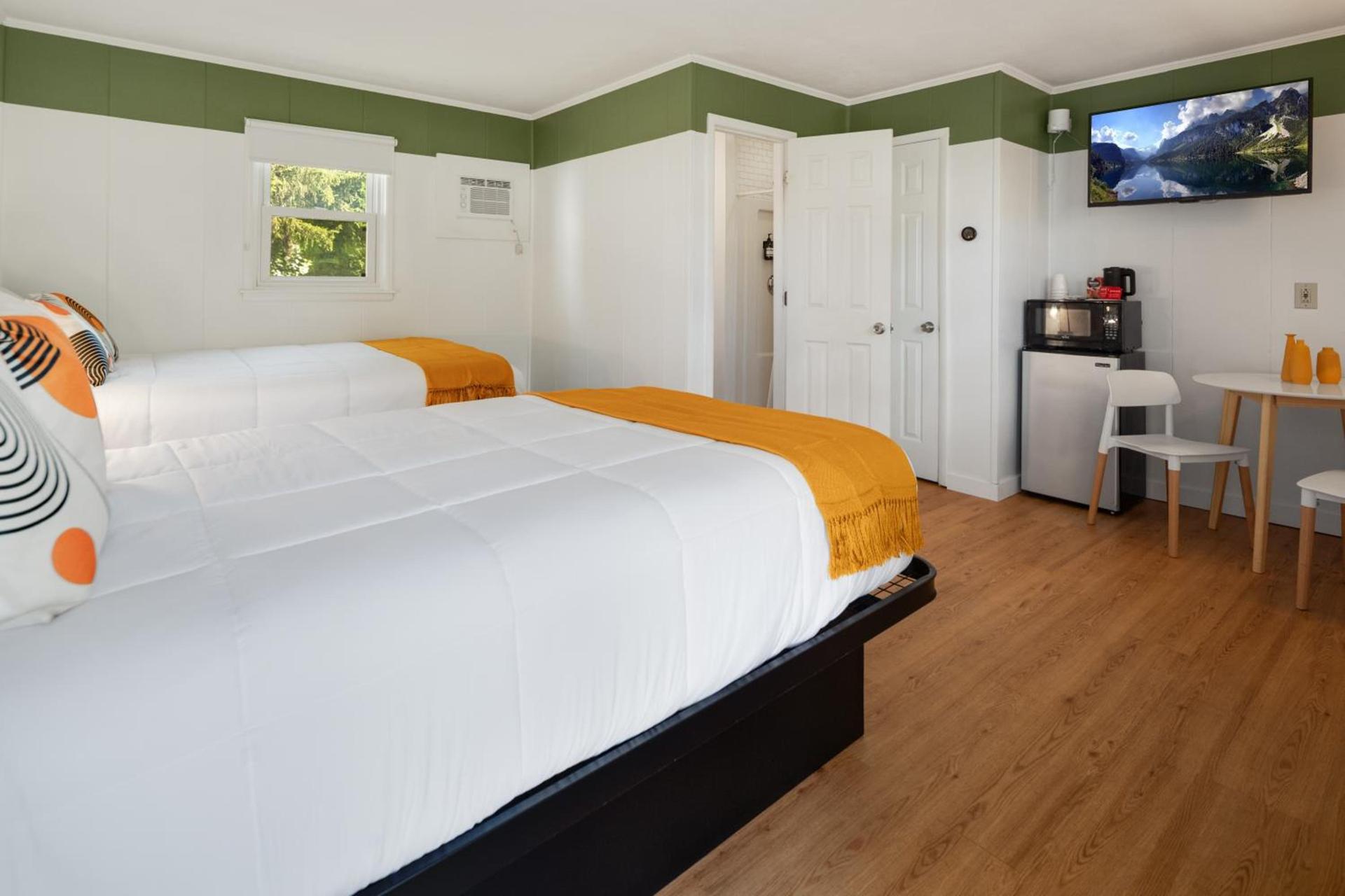 Birches Motel photo 13