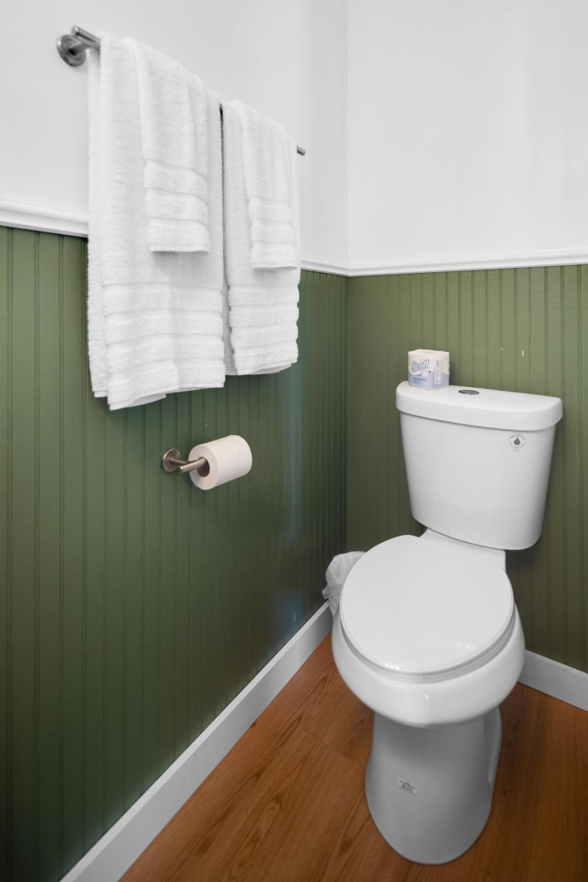 Birches Motel photo 22