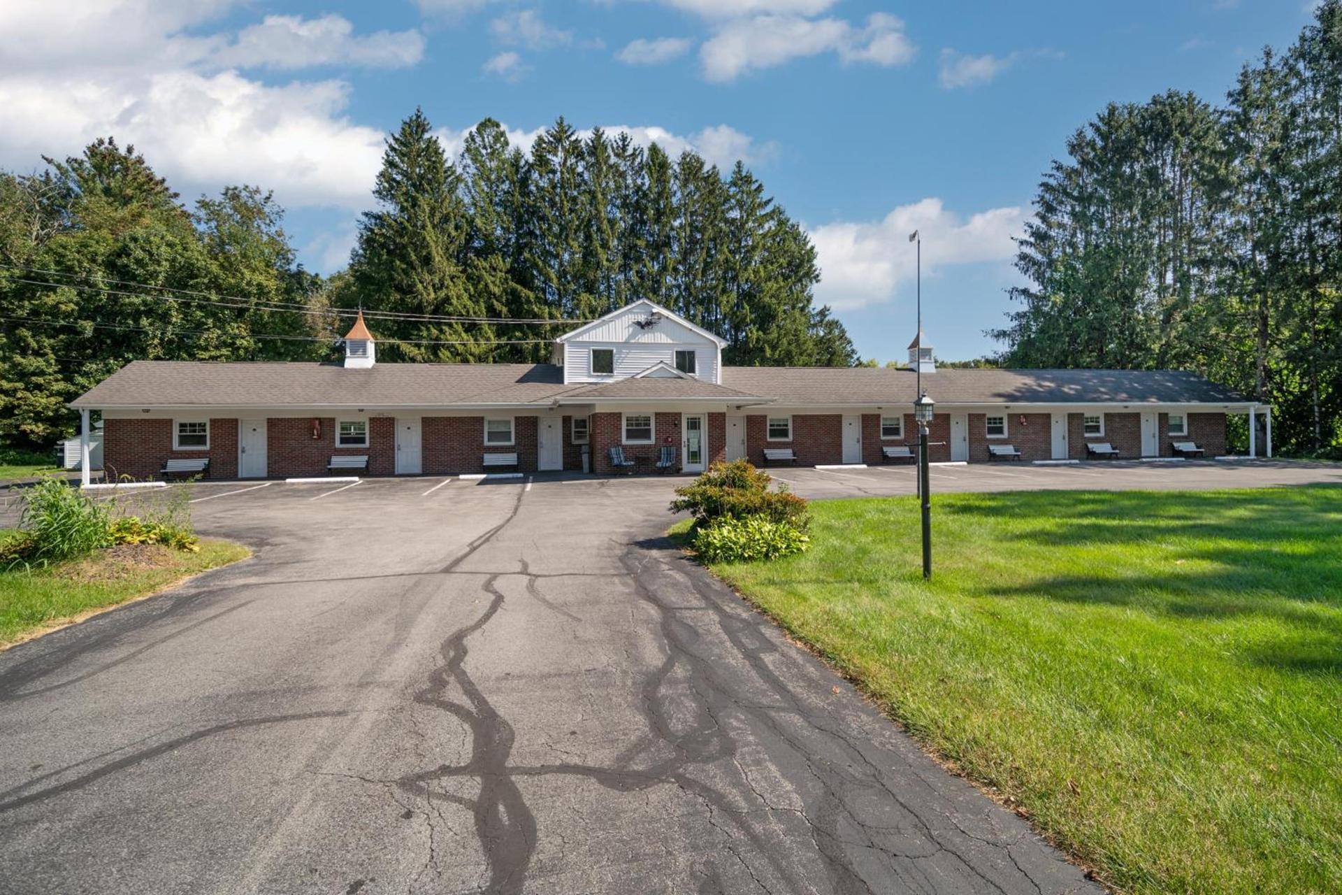 Birches Motel photo 3