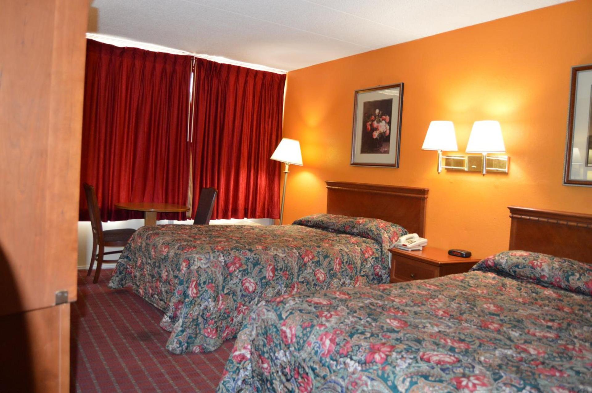 Travelers Inn photo 35