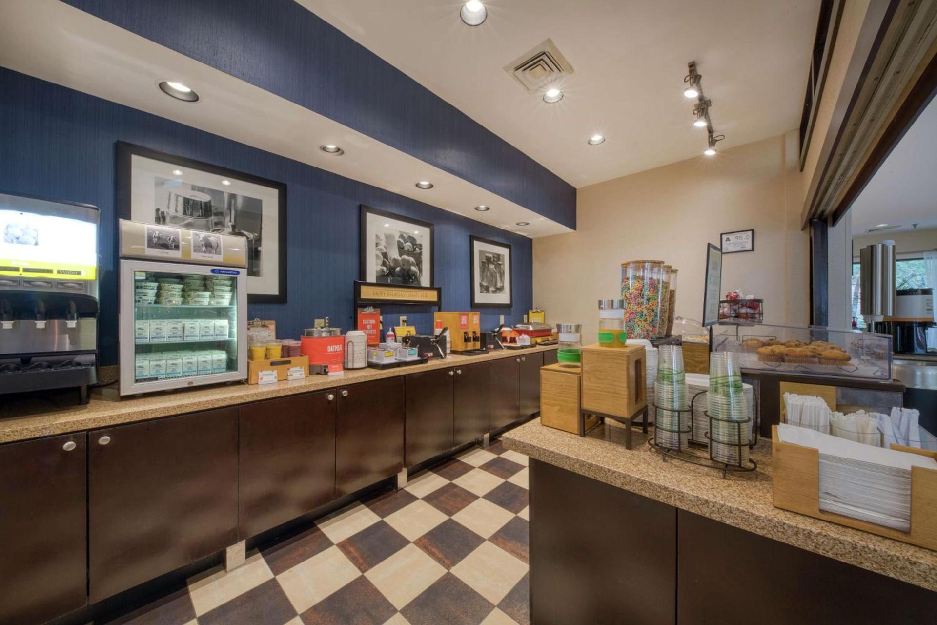 Hampton Inn & Suites Wilmington/Wrightsville Beach photo 40