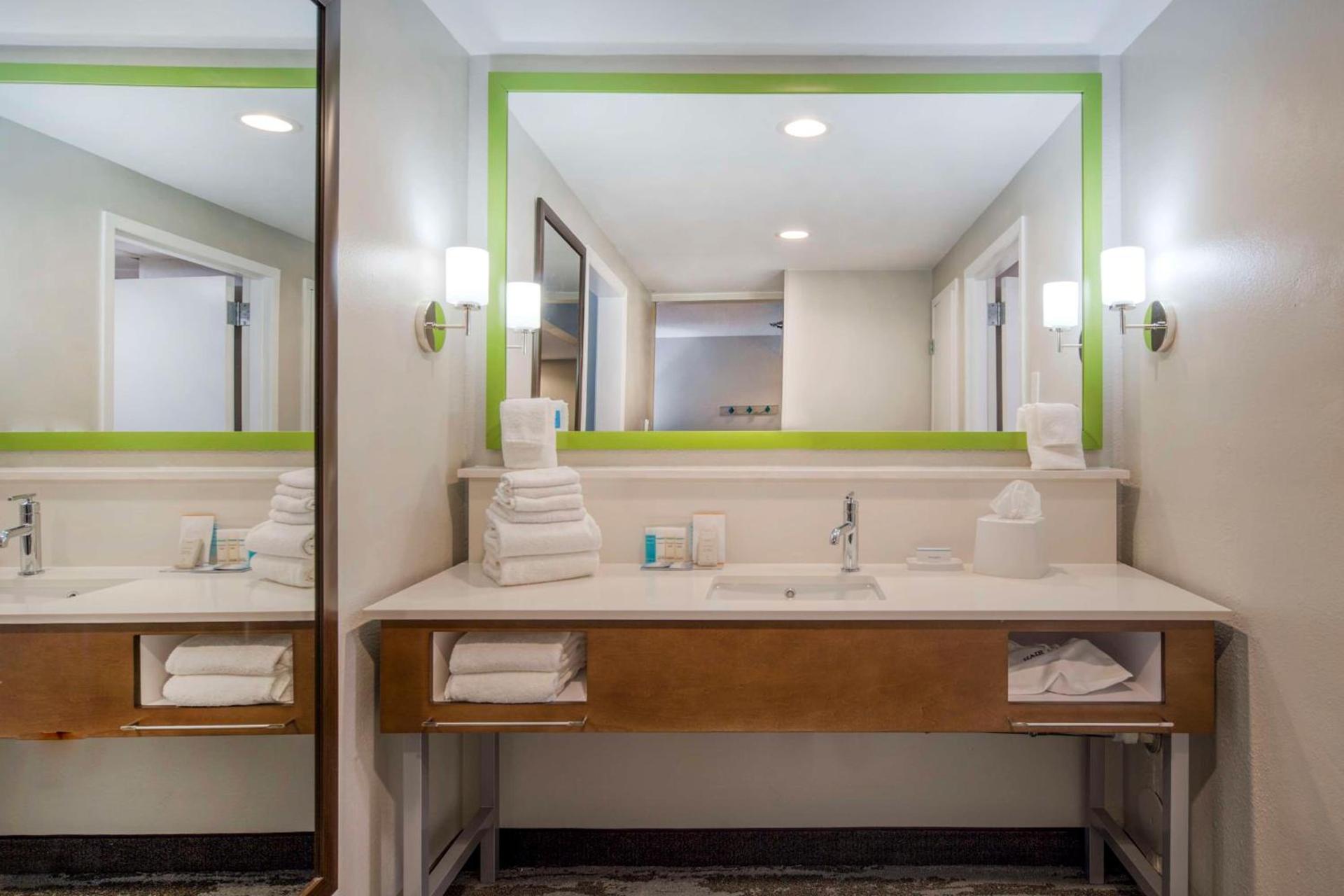 Hampton Inn & Suites Wilmington/Wrightsville Beach photo 59