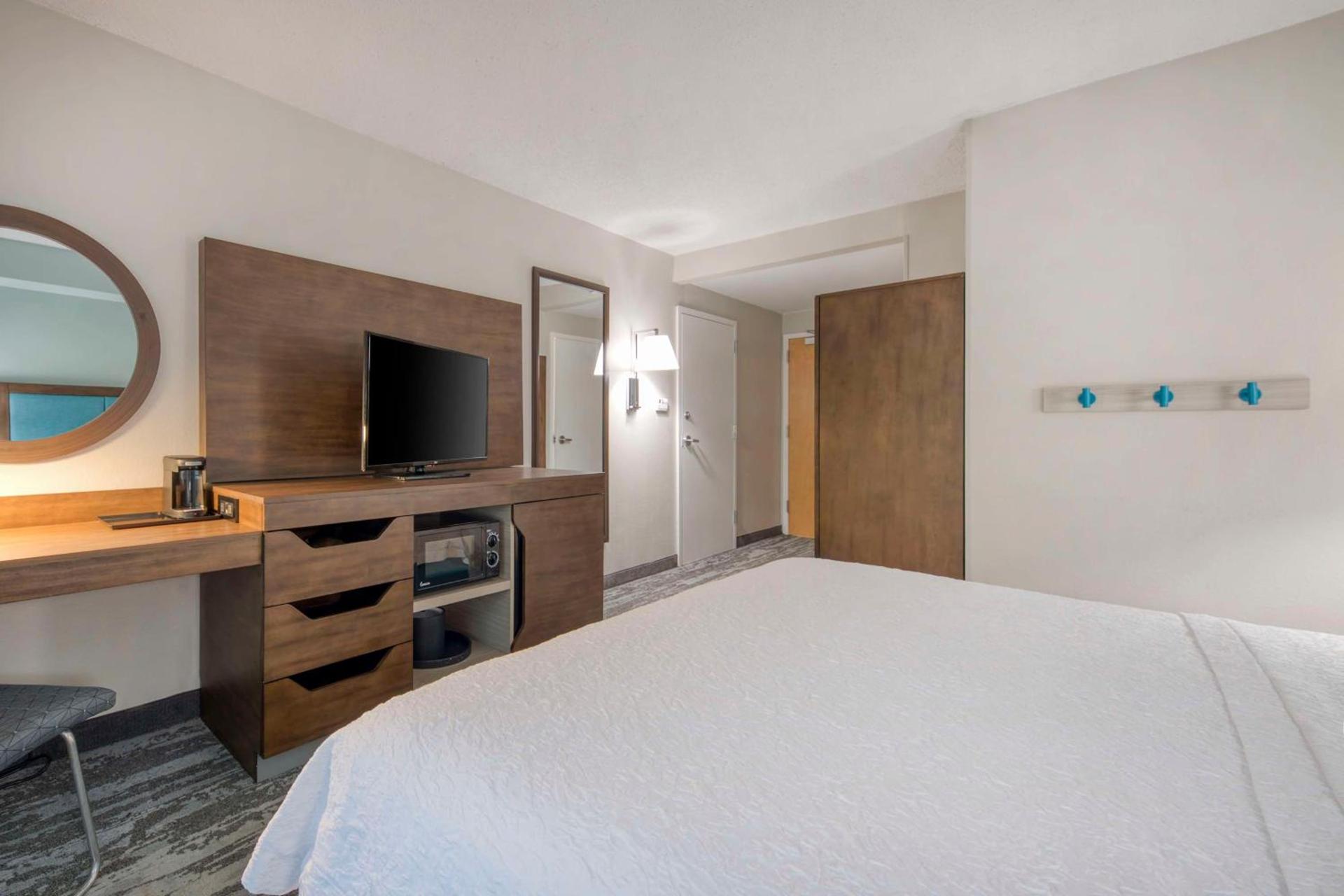Hampton Inn & Suites Wilmington/Wrightsville Beach photo 75