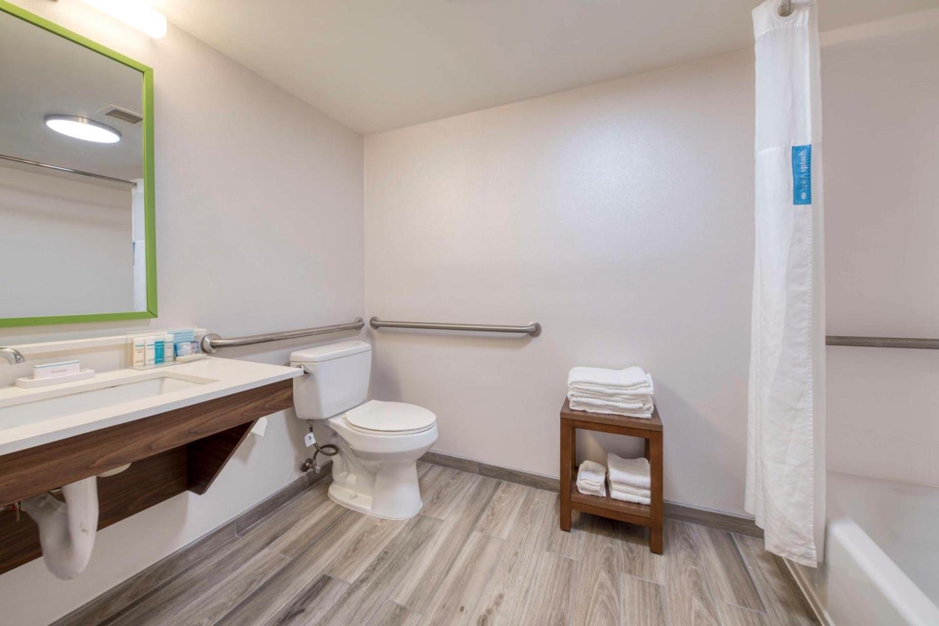 Hampton Inn & Suites Wilmington/Wrightsville Beach photo 77