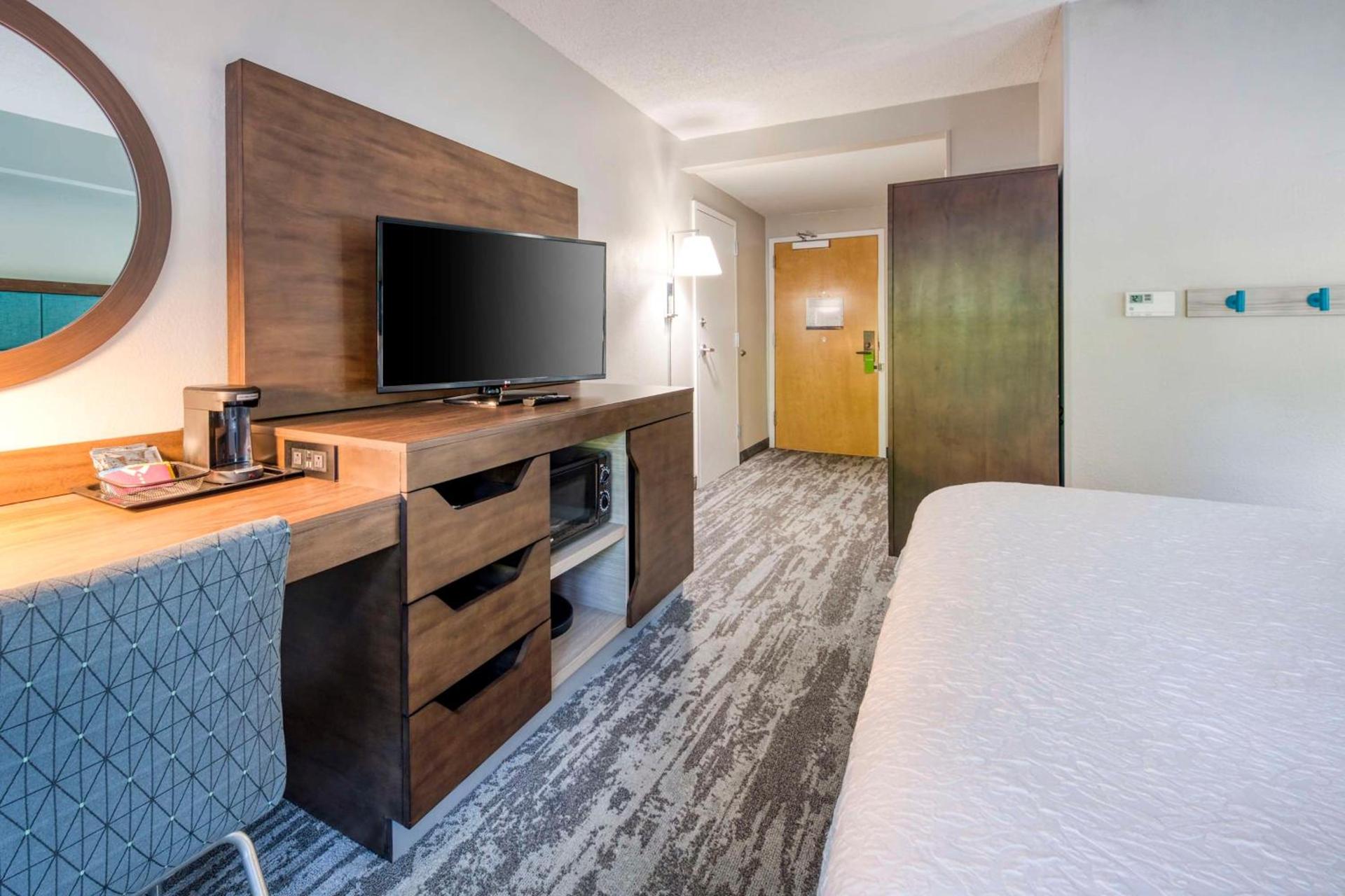 Hampton Inn & Suites Wilmington/Wrightsville Beach photo 81