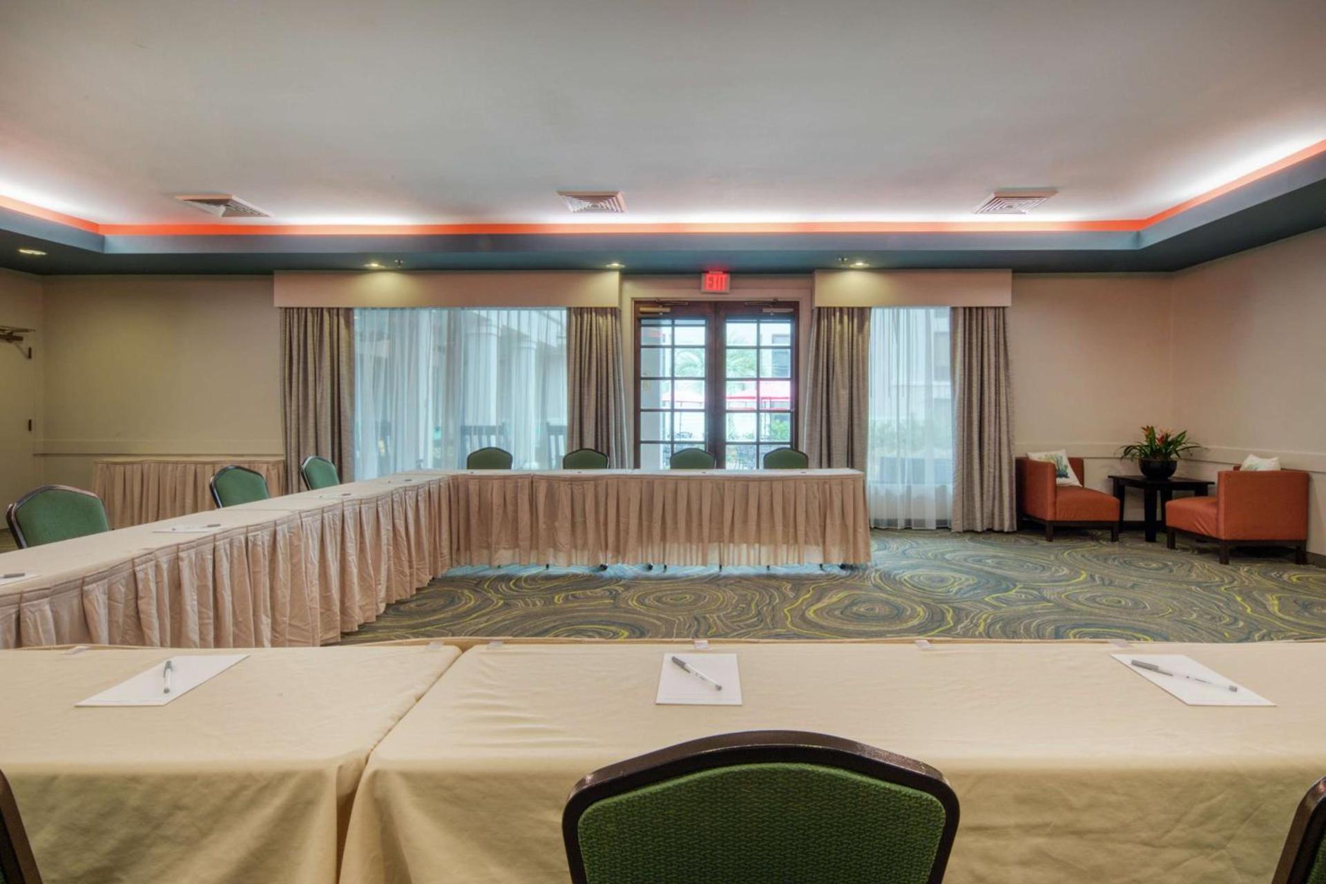 Hampton Inn & Suites Wilmington/Wrightsville Beach photo 88