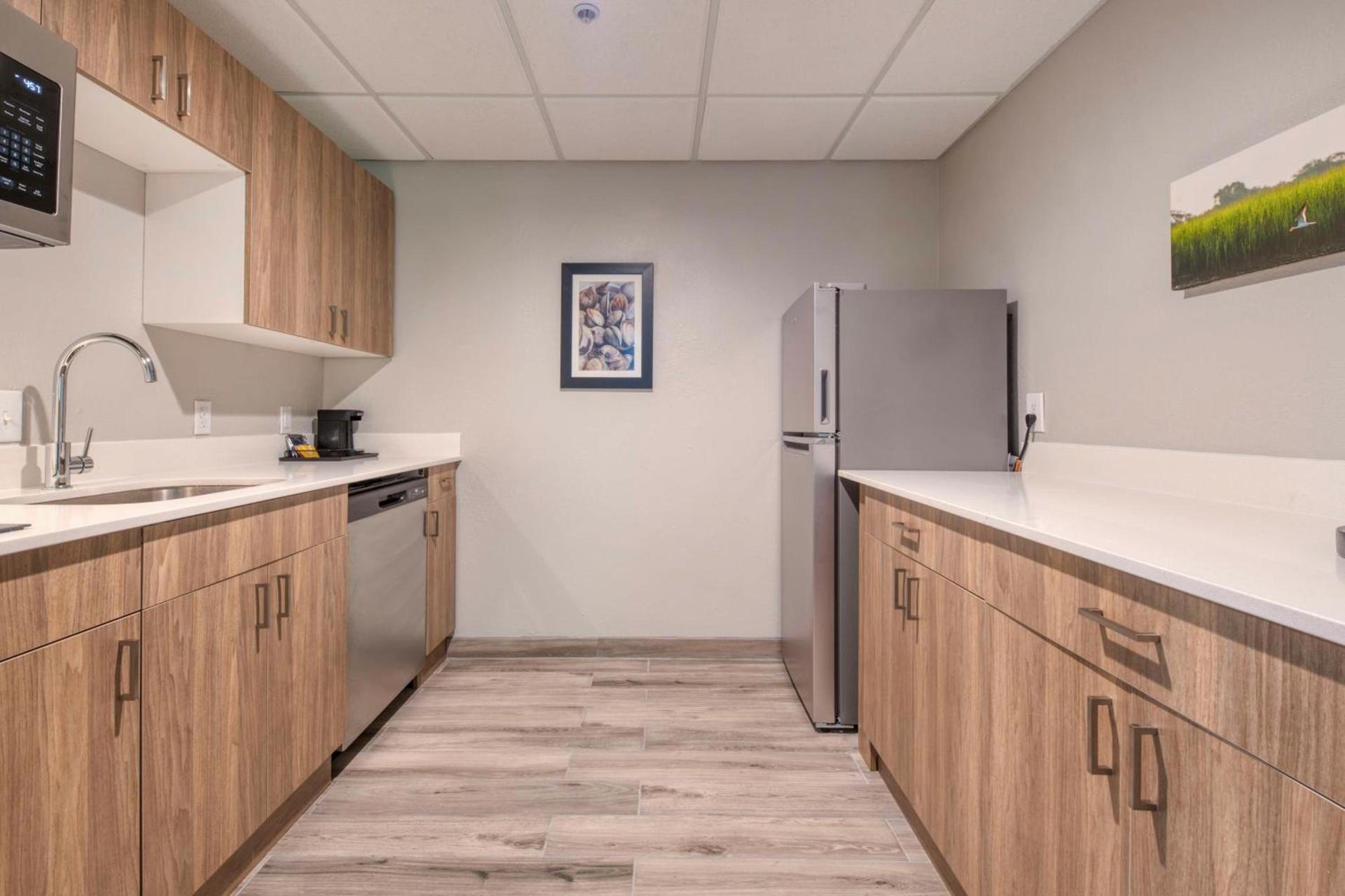 Hampton Inn & Suites Wilmington/Wrightsville Beach photo 97