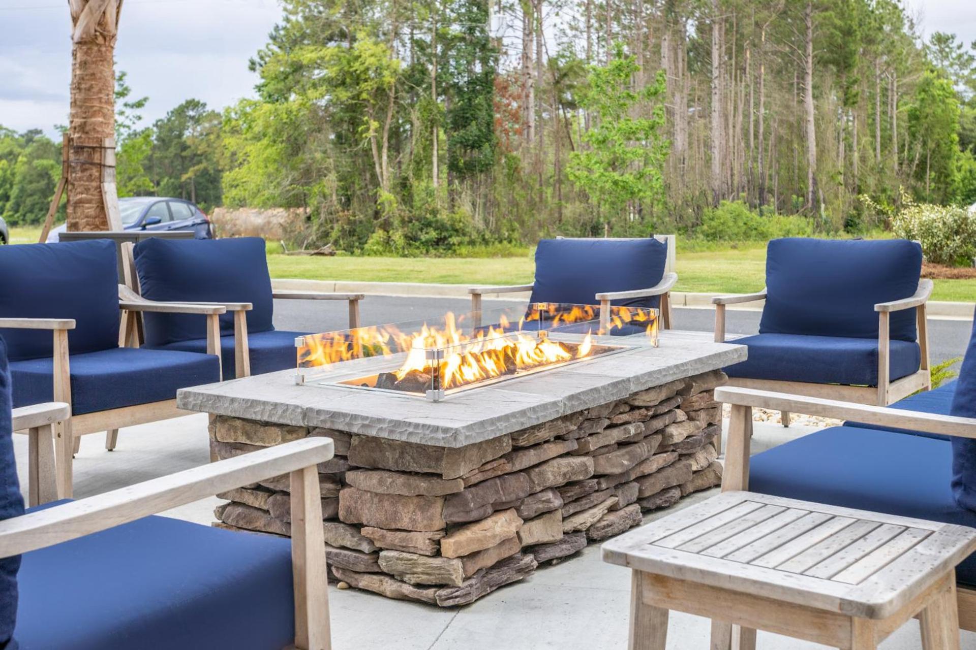 La Quinta Inn & Suites by Wyndham Valdosta photo 9