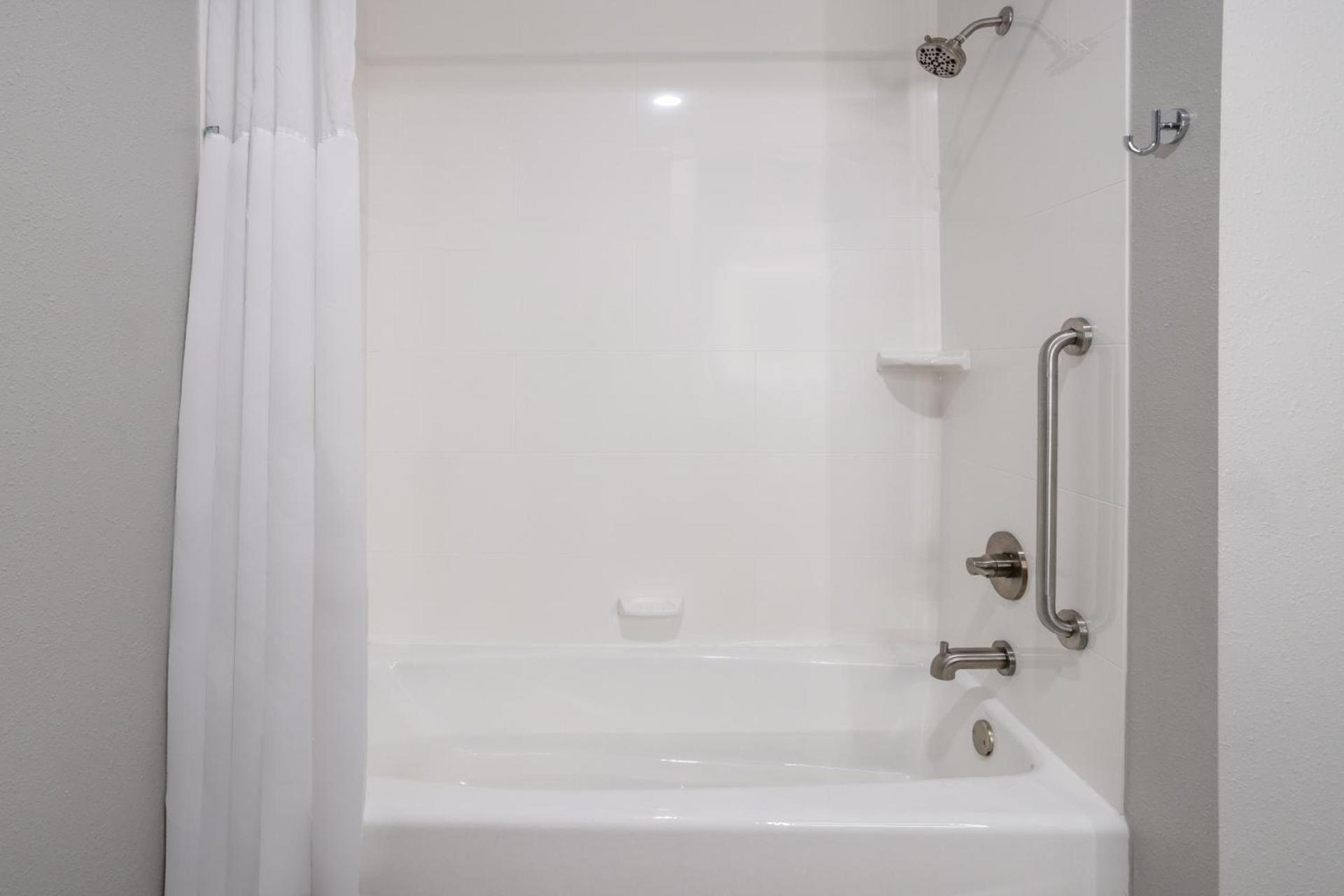 La Quinta Inn & Suites by Wyndham Valdosta photo 28