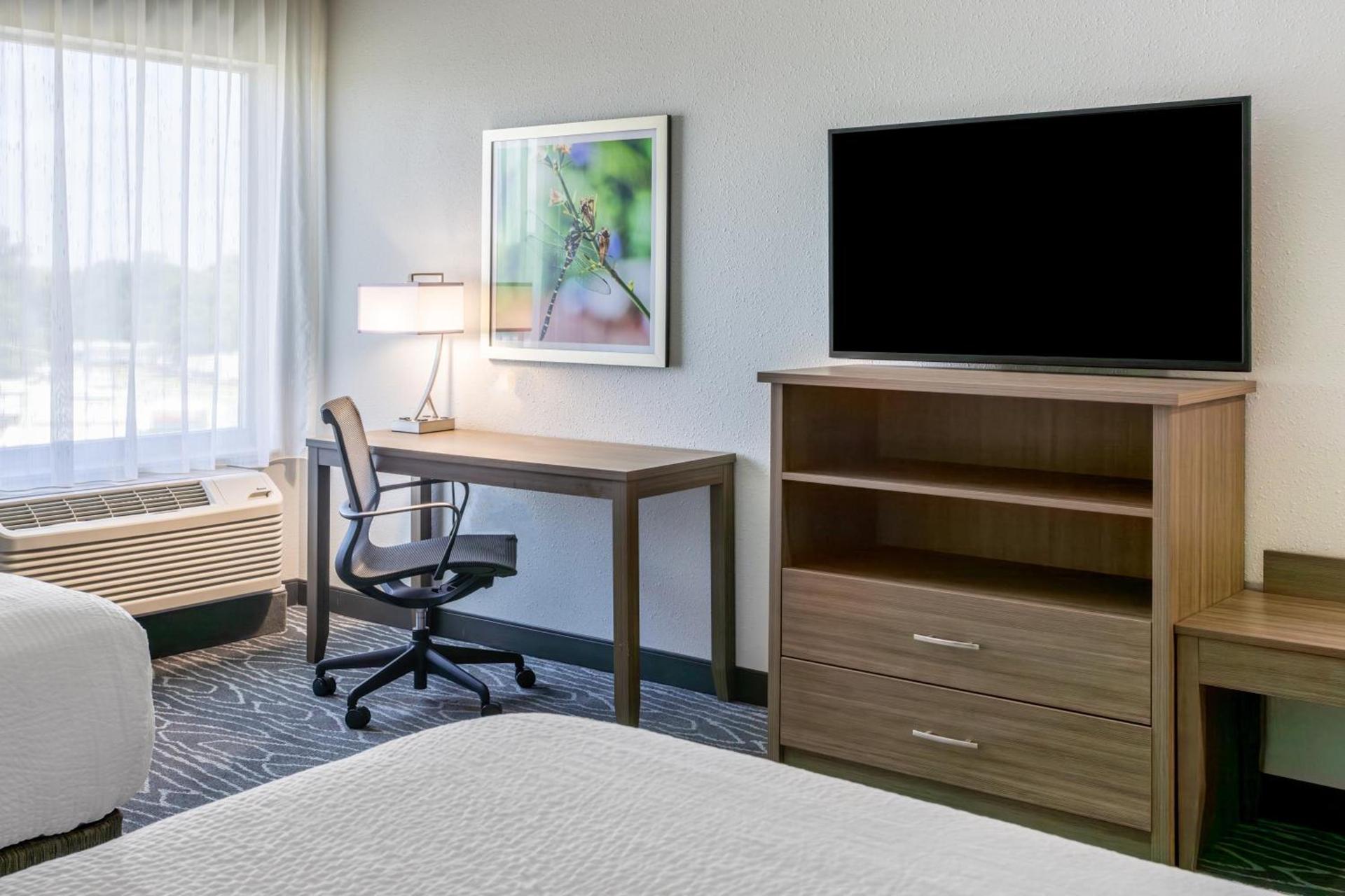 La Quinta Inn & Suites by Wyndham Valdosta photo 26